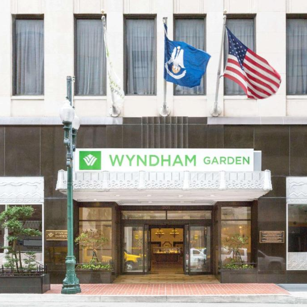 Wyndham Garden Baronne Plaza