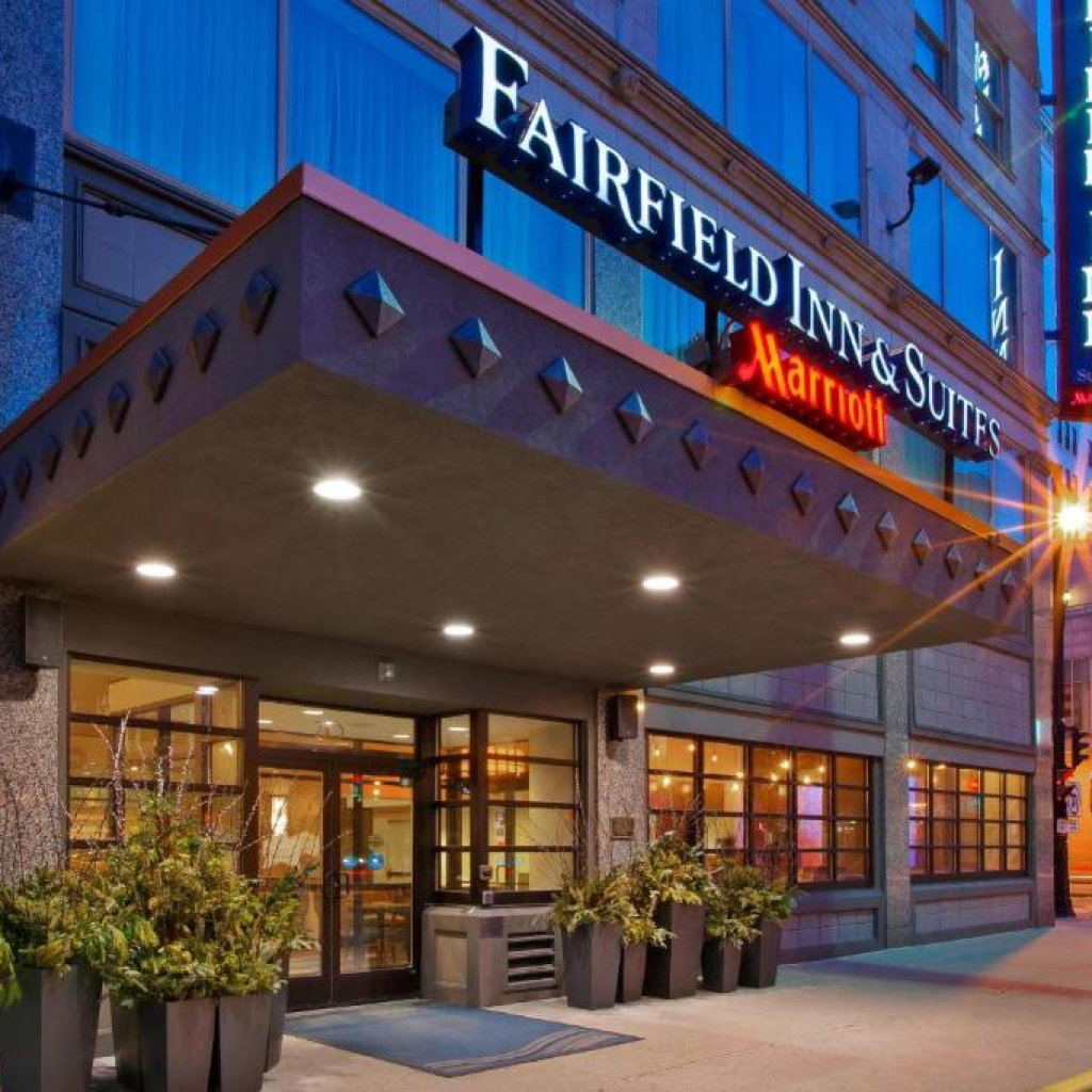  Best Hotels for 18 year olds in Milwaukee, WI: Fairfield Inn & Suites by Marriott Milwaukee Downtown
