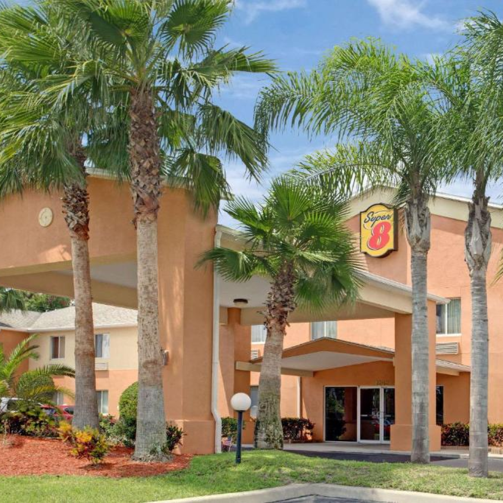 Super 8 by Wyndham Daytona Beach