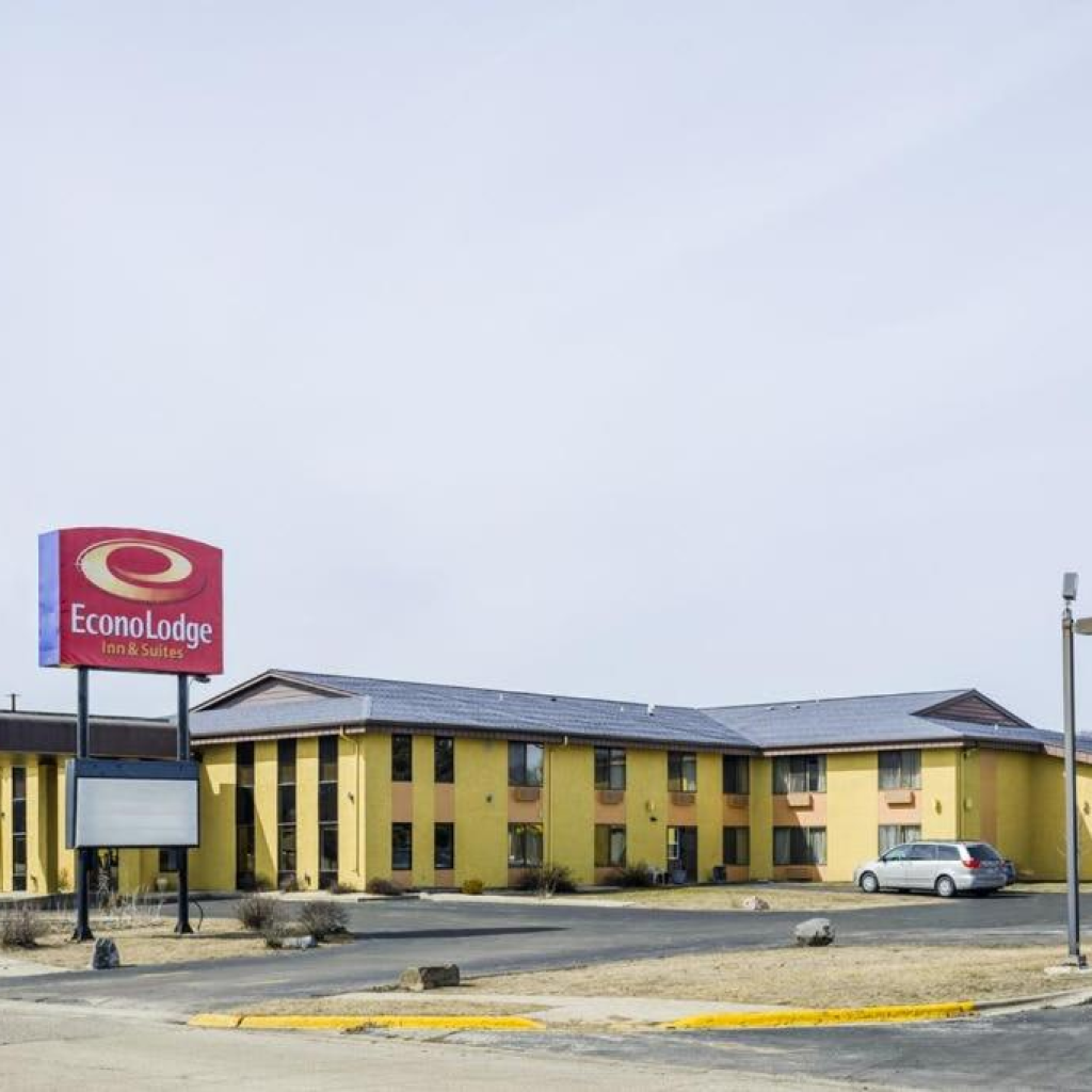 Econo Lodge Inn & Suites