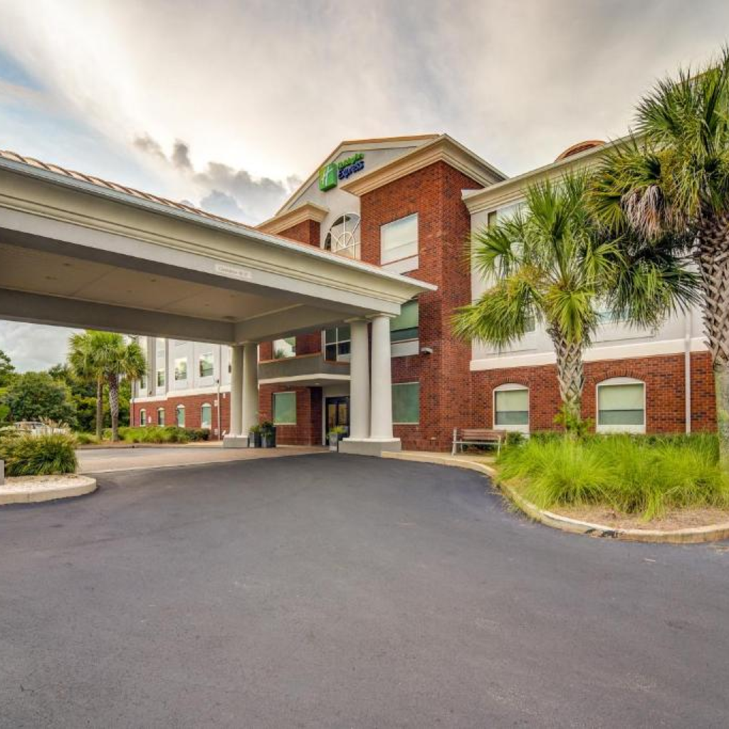 Holiday Inn Express Hotel & Suites Foley, an IHG Hotel