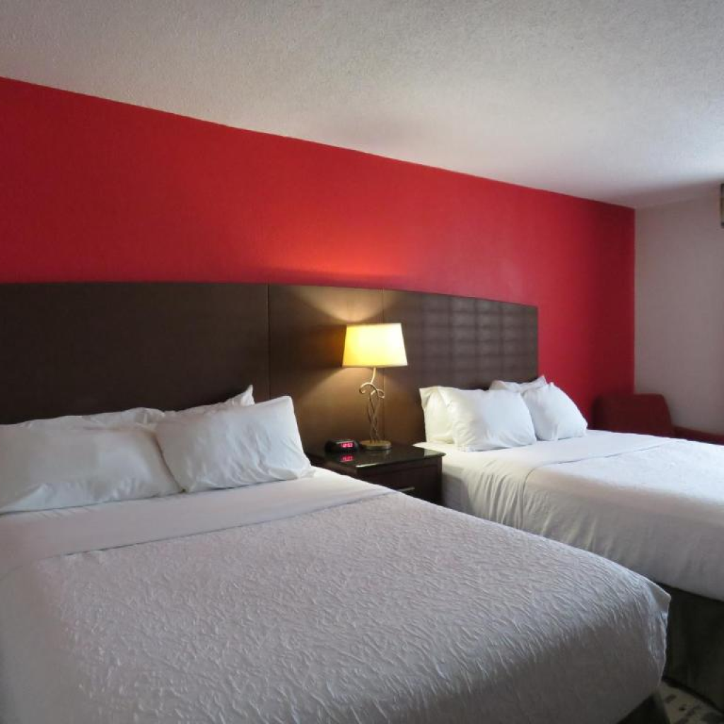 Best Hotels for 18 year olds in Detroit, MI: American Inn & Suites