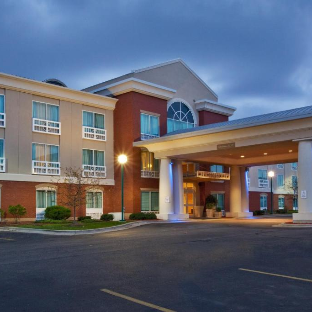 Holiday Inn Express Hotel & Suites Grand Rapids-North, an IHG Hotel