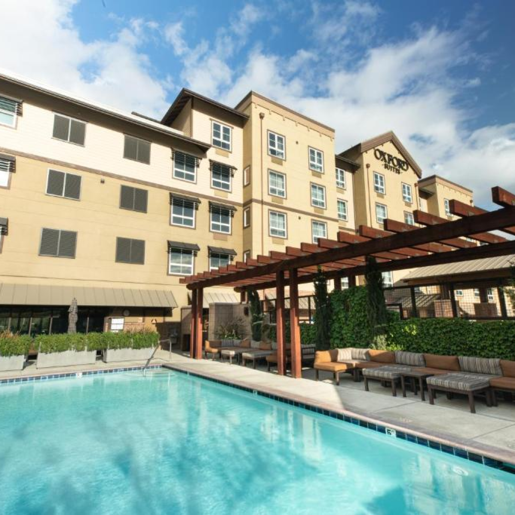 Best Hotels for 18 year olds in Paso Robles, CA: Oxford Suites Paso Robles