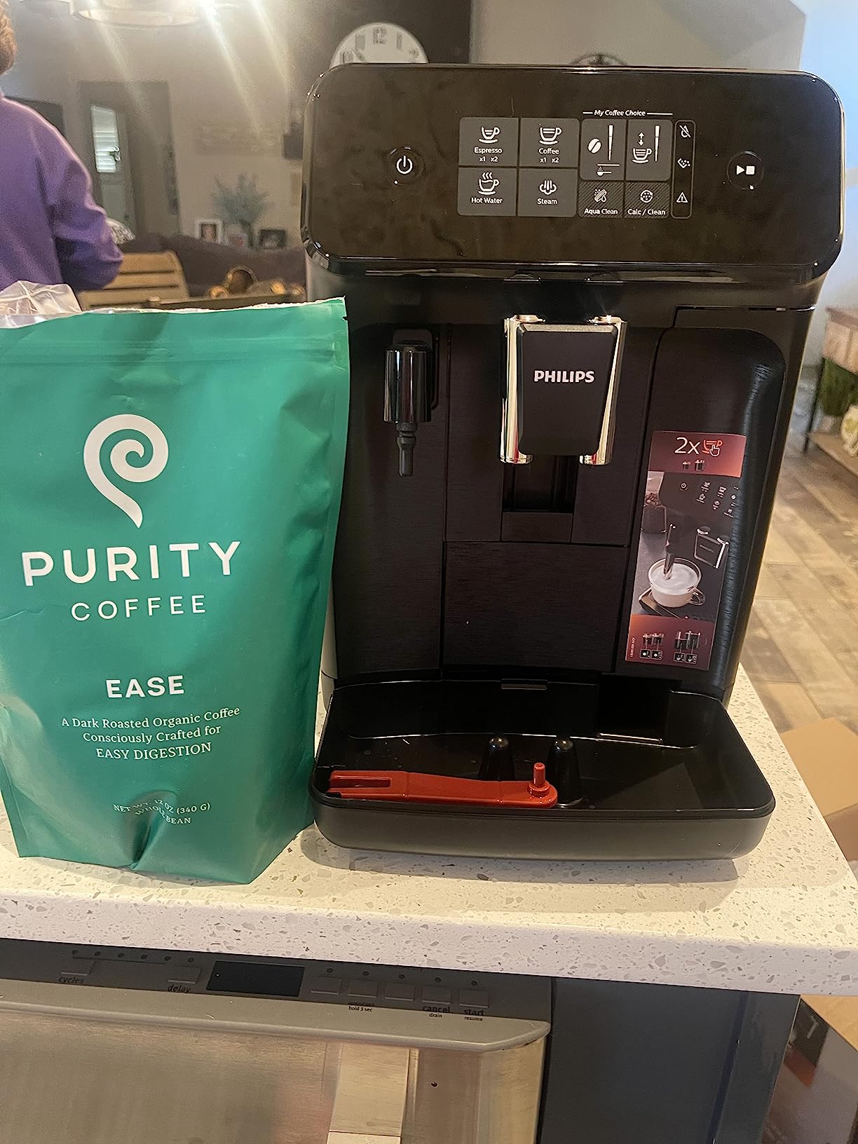 Philips 1200 Series Fully Automatic Espresso Machine, Classic Milk Frother, 2 Coffee Varieties, Intuitive Touch Display, 100% Ceramic Grinder, AquaClean Filter, Aroma Seal, Black (EP1220/04) customer photo 2