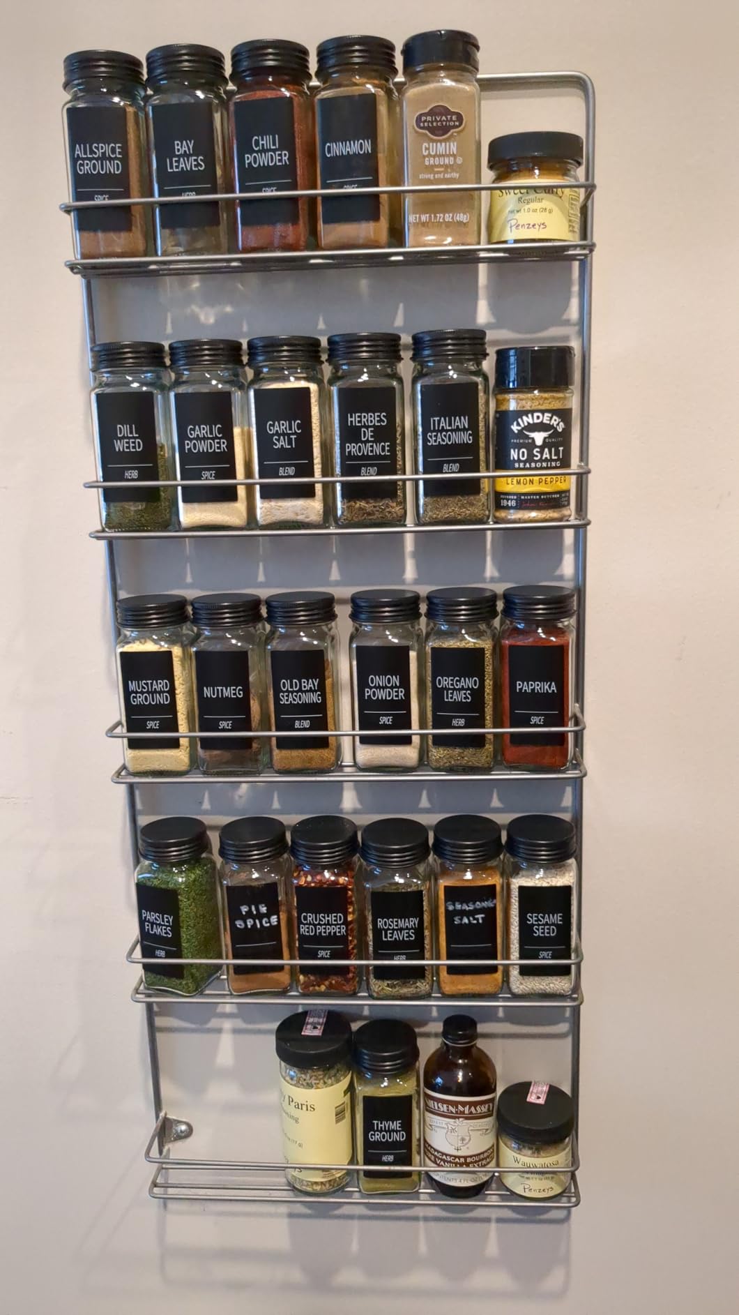 Churboro 25 Spice Jars with 547 Labels- Glass Spice Jars with Black Metal Caps, 4oz Empty Spice Containers with Shaker Lids, Funnel, Chalk Pen, Square Seasoning Bottles for Spice Rack, Drawer, Cabinet customer photo 1