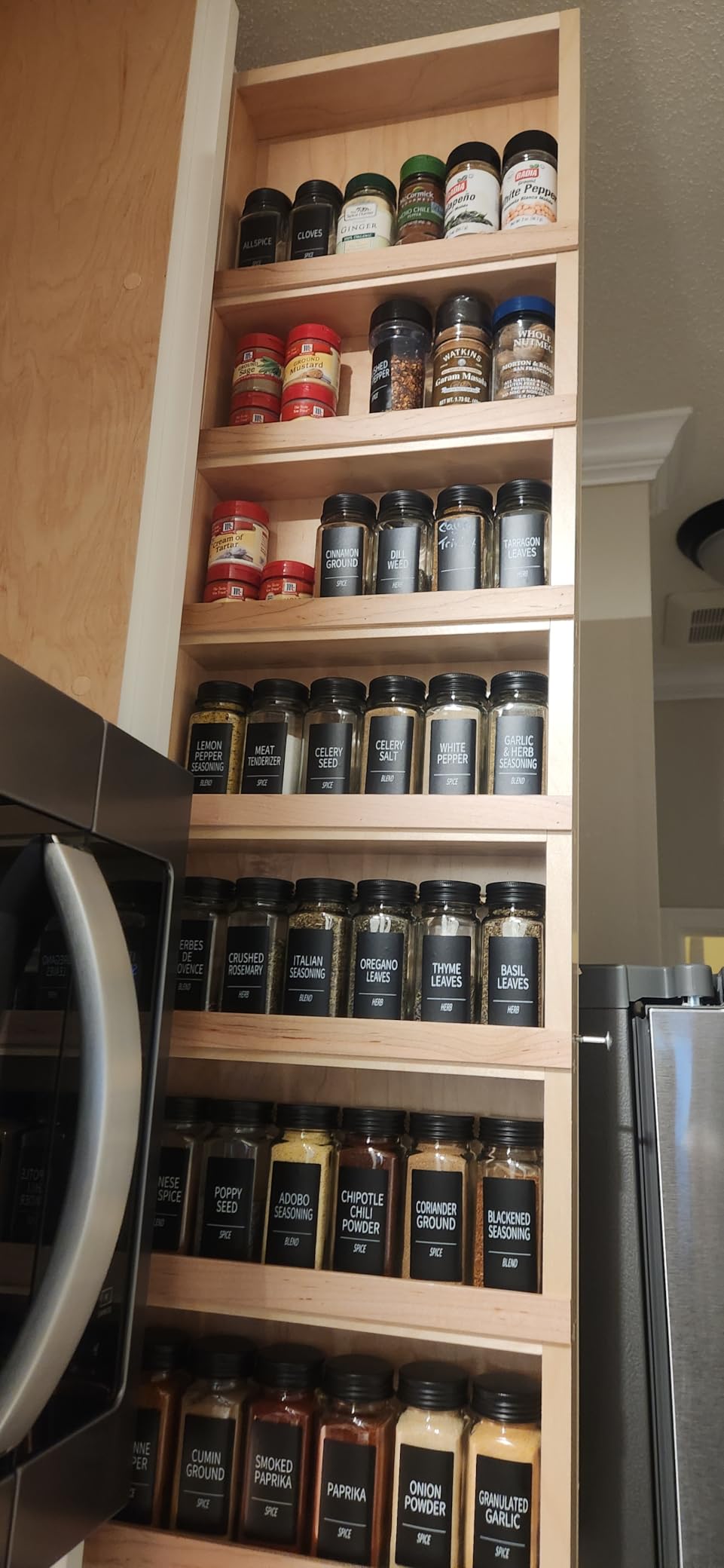 Churboro 25 Spice Jars with 547 Labels- Glass Spice Jars with Black Metal Caps, 4oz Empty Spice Containers with Shaker Lids, Funnel, Chalk Pen, Square Seasoning Bottles for Spice Rack, Drawer, Cabinet customer photo 2