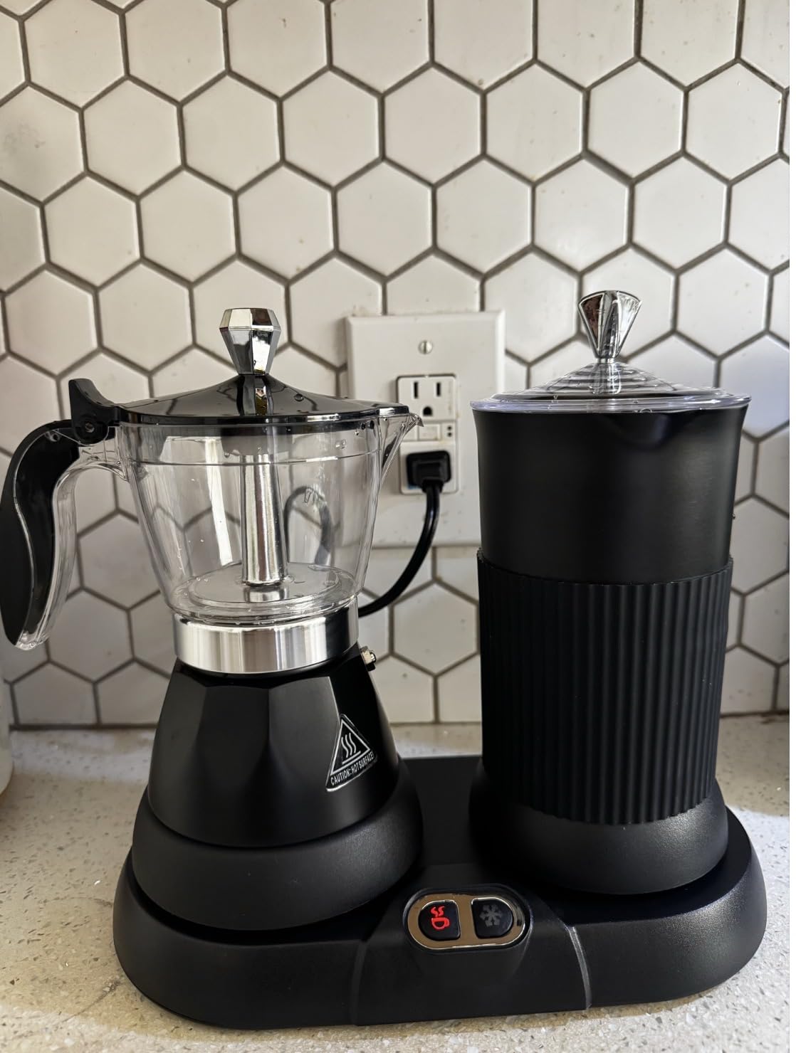 Espresso Maker with Milk Frother Electric Moka Pot 2-in-1 Espress Machine Aluminium One-Touch Operation Milk Froth Fine and Dense Black 110V customer photo 1