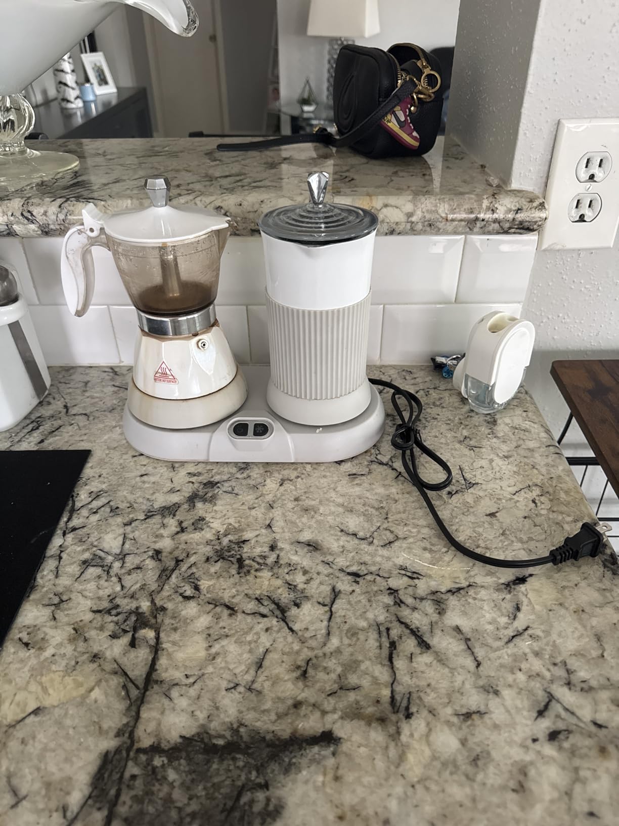 Espresso Maker with Milk Frother Electric Moka Pot 2-in-1 Espress Machine Aluminium One-Touch Operation Milk Froth Fine and Dense Black 110V customer photo 2