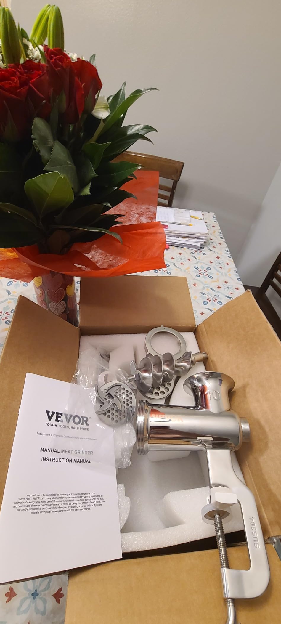 VEVOR Manual Meat Grinder, 304 Stainless Steel Hand Crank Meat Mincer with Steel Table Clamp, Sausage Stuffer with 2 Cutting Plates & Sausage Tube, Food Grinder for Beef Chili Pork Kitchen Tabletop customer photo 2