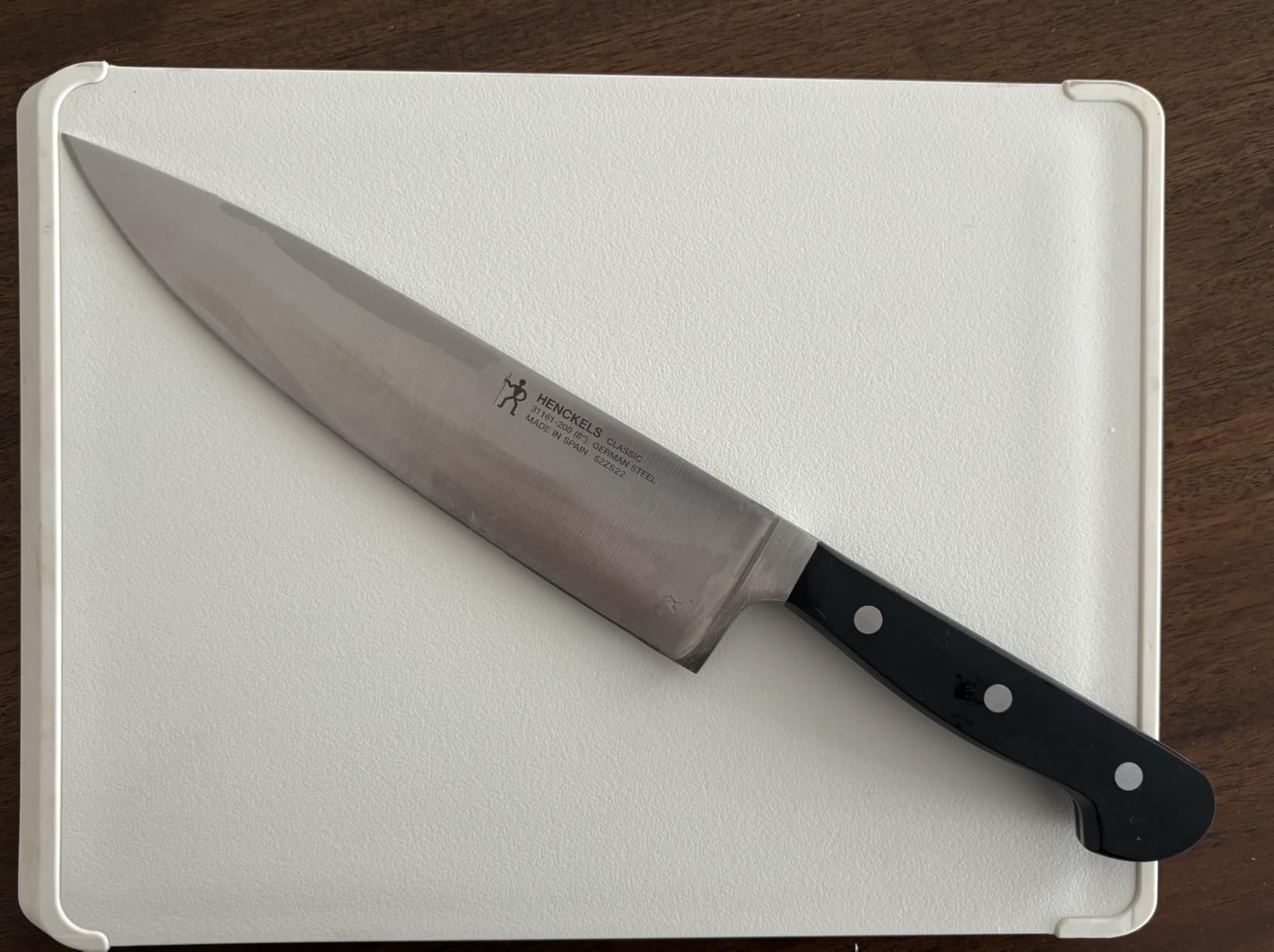 HENCKELS Classic 8-Inch Chef Knife, Razor-Sharp, German Engineered customer photo 1
