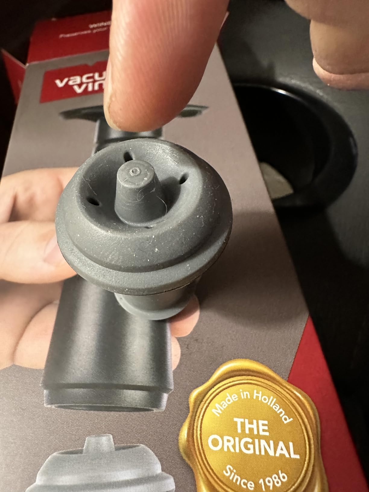 Vacu Vin Original Saver Wine Bottle Stopper - With 2 Vacuum Stoppers - Preserver Wine Stopper with Pump for Red or White Wine - Wine Accessories to Keep Wine Fresh - Airtight Seal Stoppers - White customer photo 2