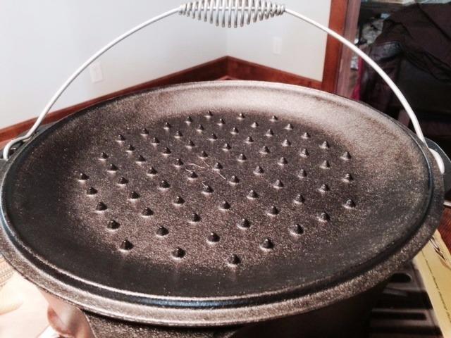 Lodge Seasoned Cast Iron Dutch Oven with Bail Handle - Heavy Duty Campfire Ready Cooking Pot with Lid for Indoor & Outdoor Cooking - 5 Quart customer photo 2