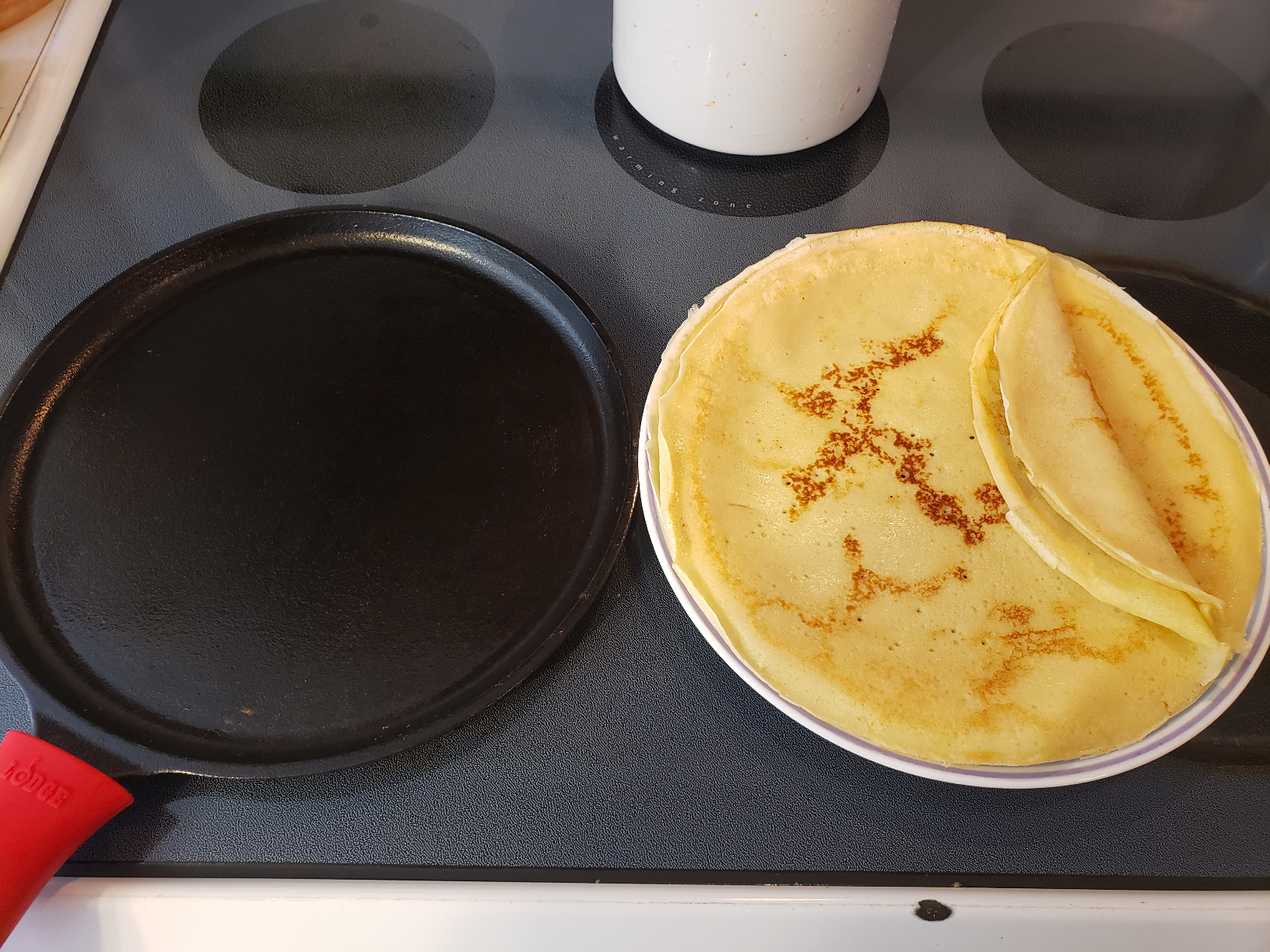 Lodge Round Seasoned Cast Iron Griddle 10.5 Inches - Round-Shaped, Pre-Seasoned Iron Griddle Pan - Non-Toxic, PFAS-Free Cookware - Compatible with Stovetop, Oven, Grill, or Campfire customer photo 2
