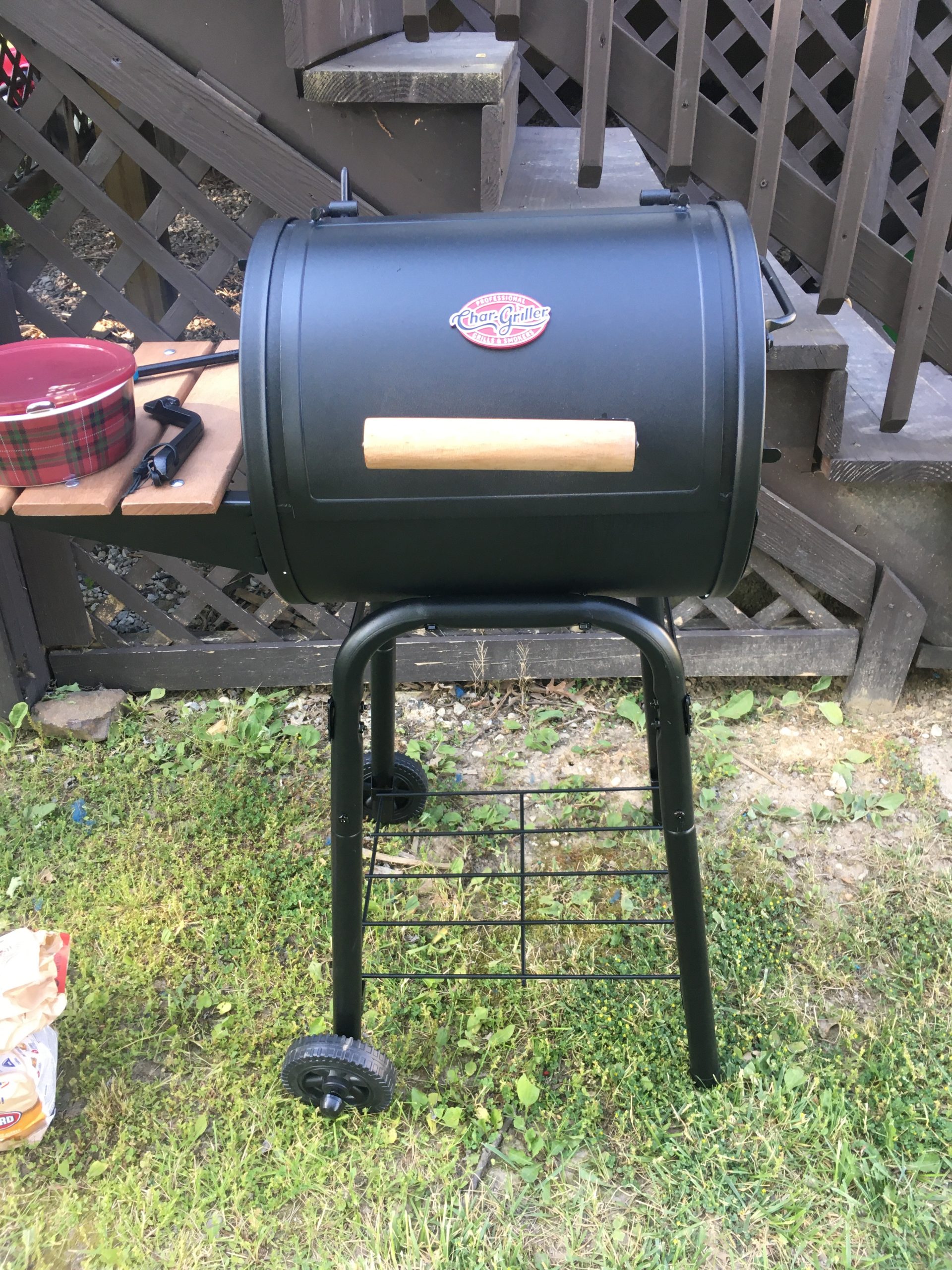 Char-Griller Patio Pro Charcoal Grill and Smoker with Cast Iron Grates, Premium Wood Shelf and Damper Control, 250 Cooking Square Inches customer photo 1