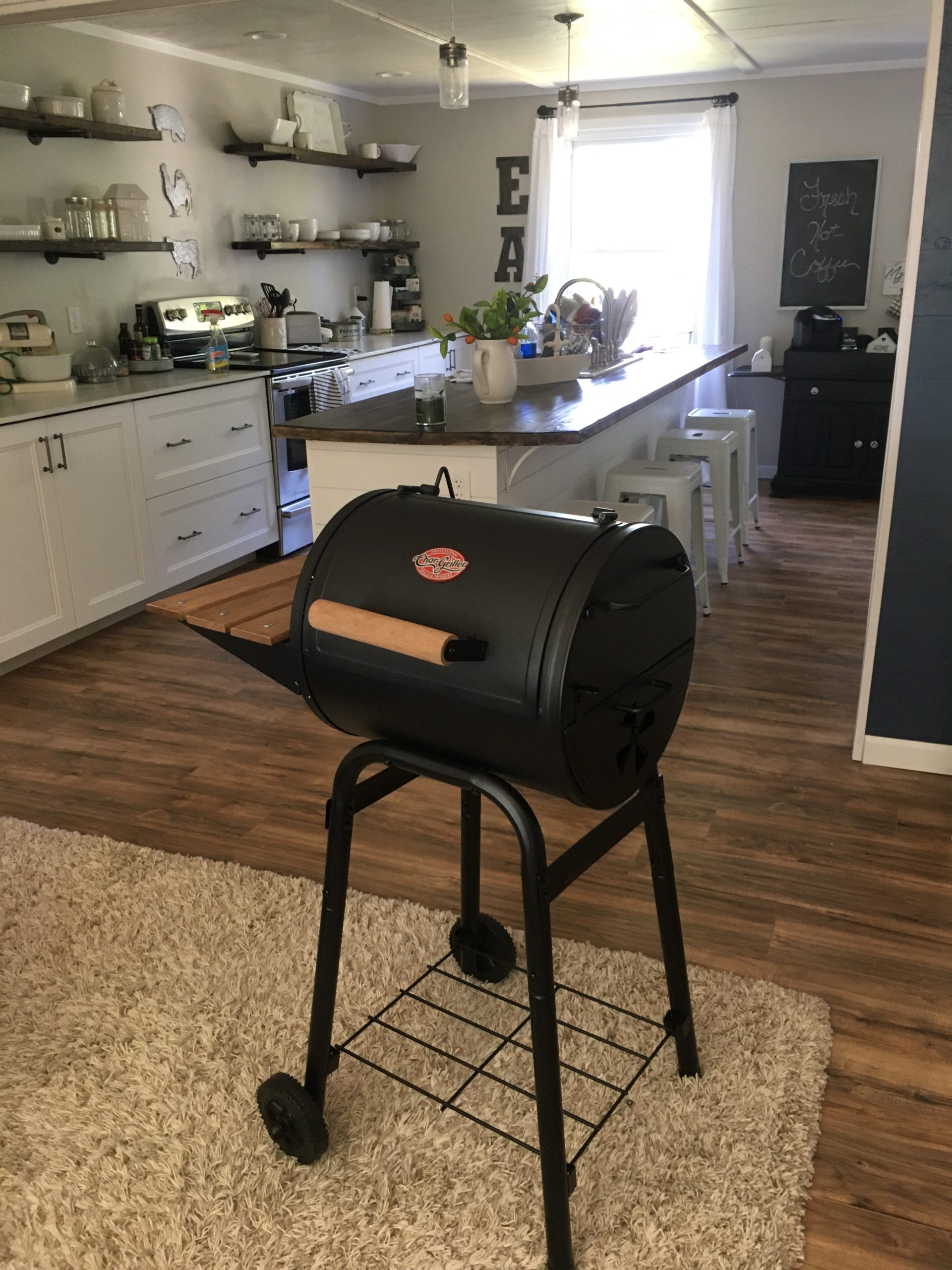 Char-Griller Patio Pro Charcoal Grill and Smoker with Cast Iron Grates, Premium Wood Shelf and Damper Control, 250 Cooking Square Inches customer photo 2