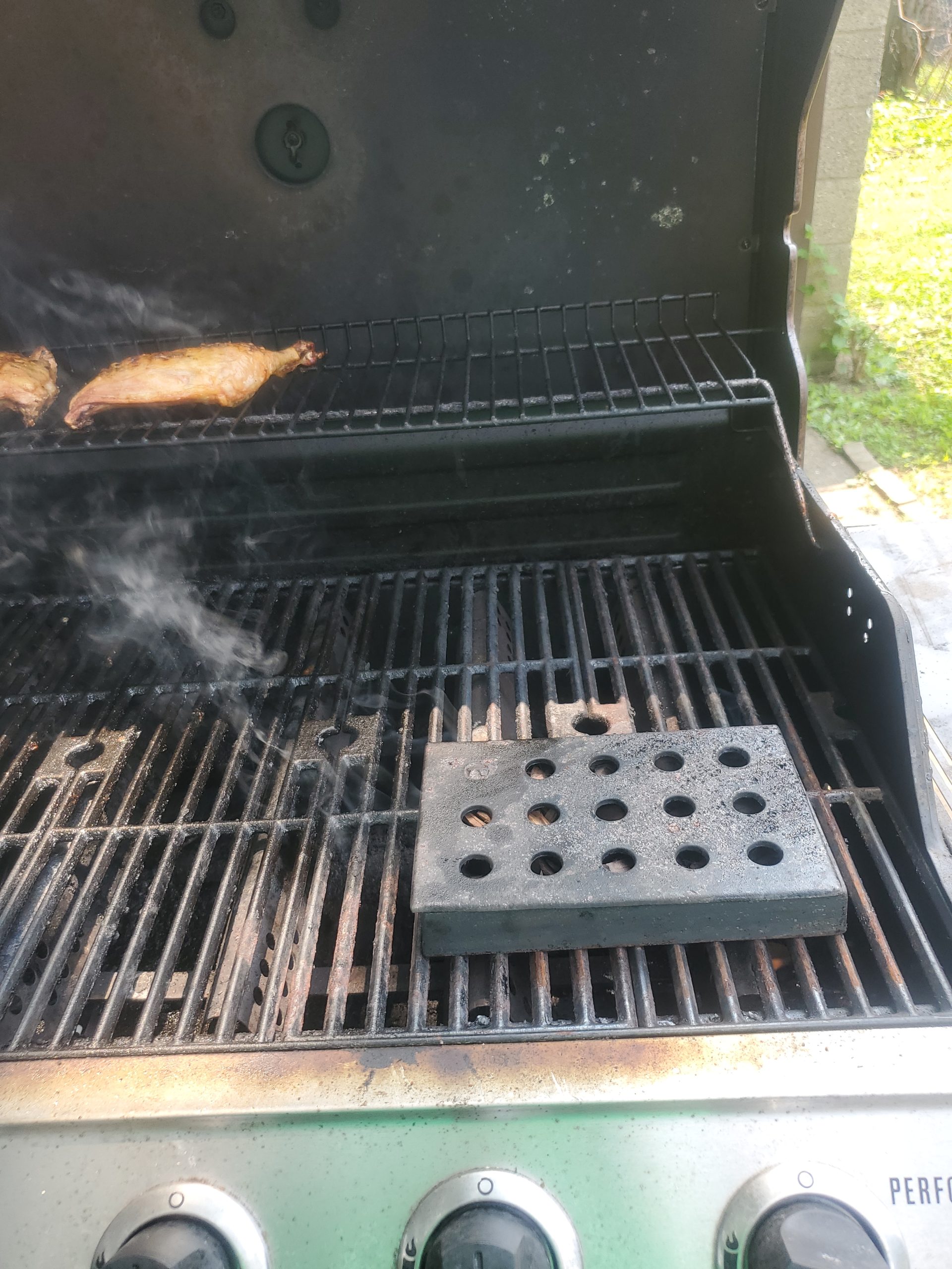Outset Q177 Smoker Gas Grill, 5.25