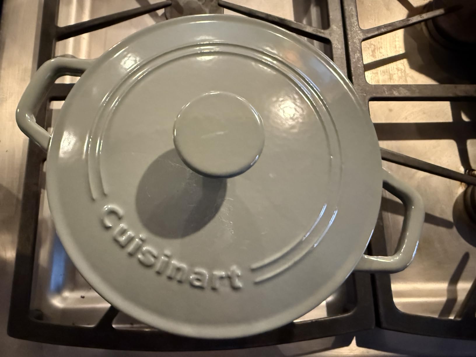 Cuisinart Chef's Classic Enameled Cast Iron Dutch Oven with Lid, Porcelain Enameled Interior, Oven Safe, Induction Compatible, 7-Quart, Round, Provencial Blue customer photo 2