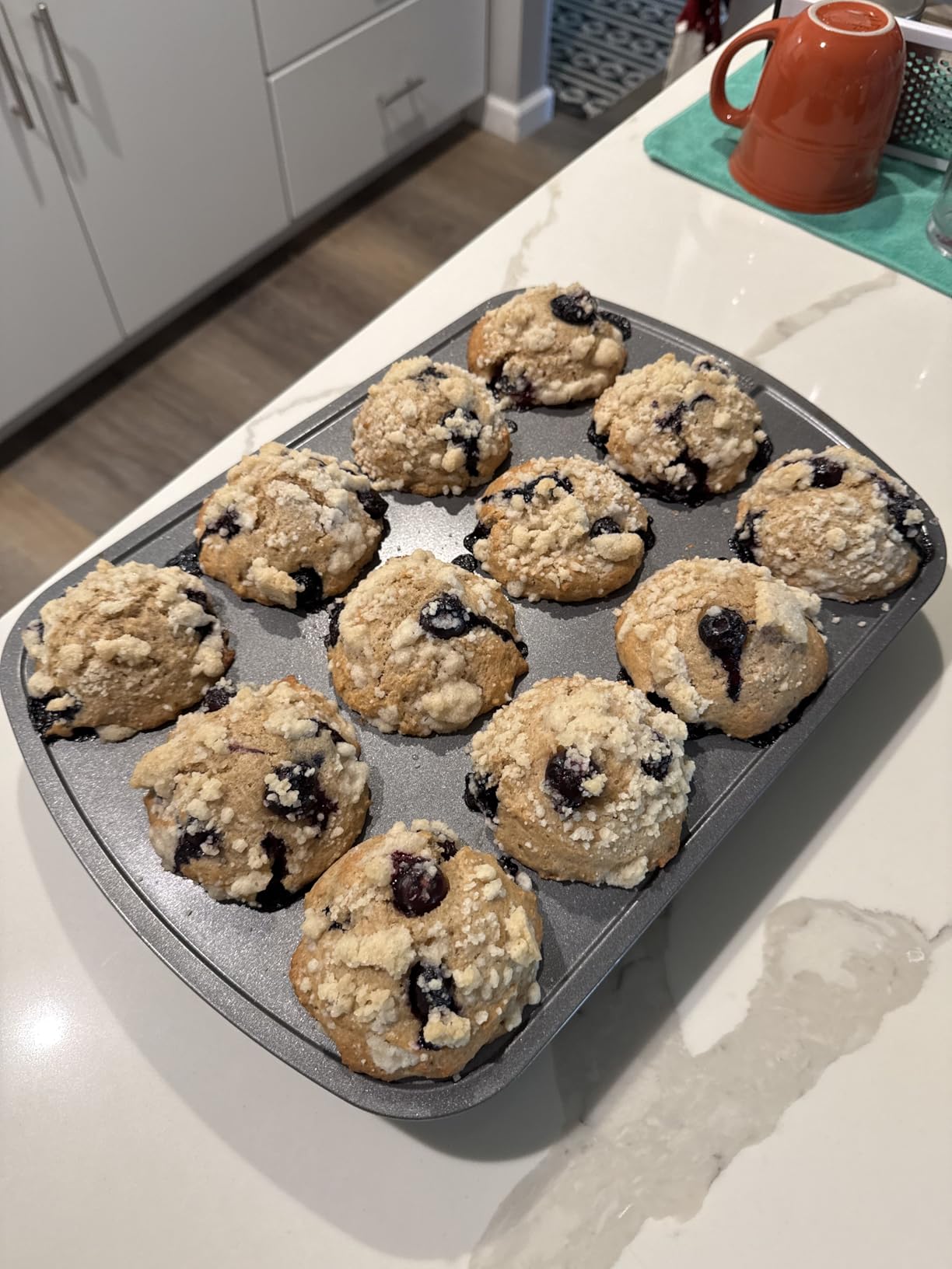 Wilton Gold Non-Stick Bakeware Muffin Pan - 12 Cup, Made Without PFAS, Dent Resistant & Dishwasher Friendly customer photo 1