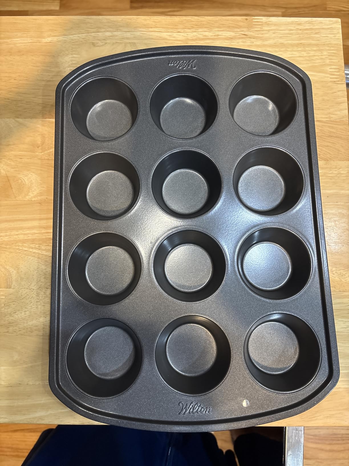 Wilton Gold Non-Stick Bakeware Muffin Pan - 12 Cup, Made Without PFAS, Dent Resistant & Dishwasher Friendly customer photo 2