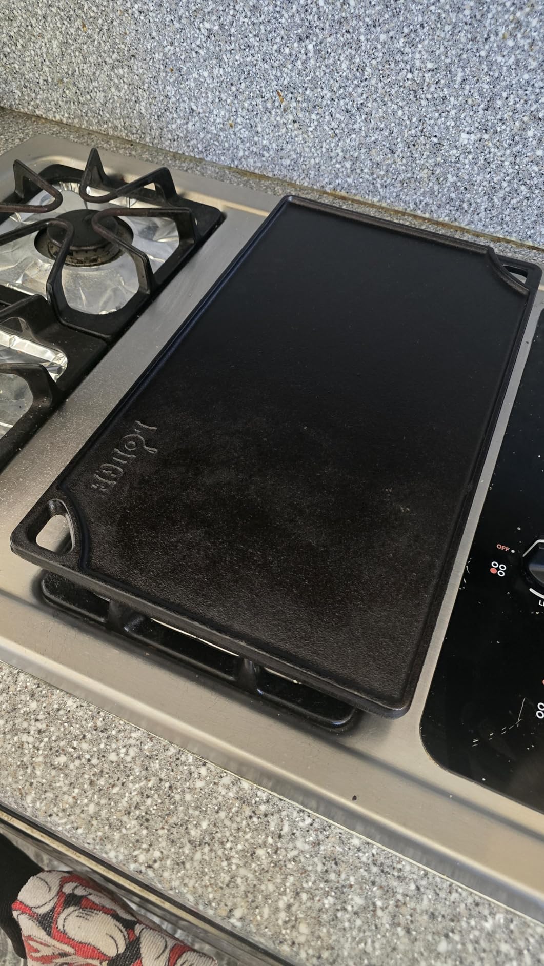 Lodge Reversible Cast Iron Grill/Griddle Pan 16.75 x 9.5 - Pre-Seasoned Dual-Sided Double Burner for BBQ, Eggs, Pancakes, Burgers - PFAS Free Cookware - Flat Top Plate for Oven, Grill, & Campfire customer photo 2