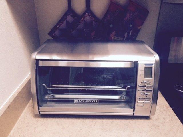 Black+Decker Countertop Convection Toaster Oven, 8 One-touch Cooking Functions, Stainless Steel customer photo 1