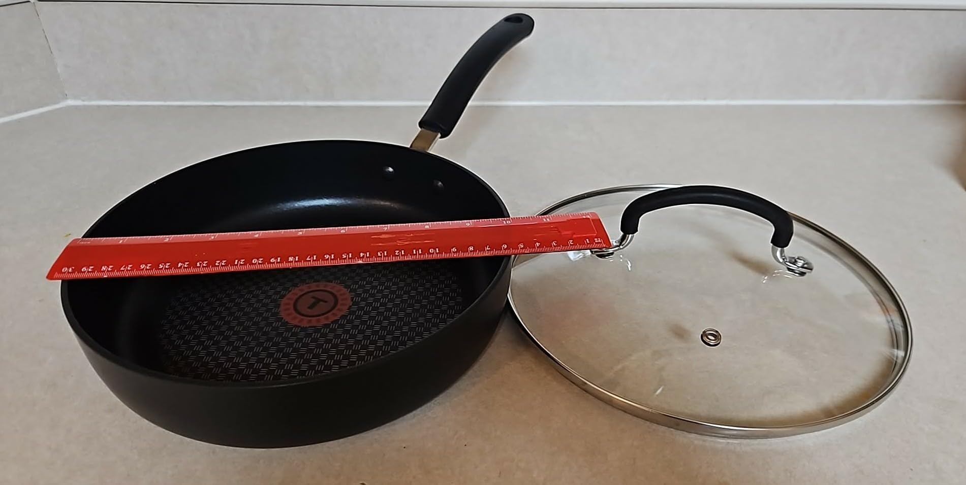 T-Fal Ultimate Hard Anodized Nonstick Fry Pan With Lid 10 Inch, Oven Broiler Safe 400F, Dishwasher Safe, Onyx customer photo 1