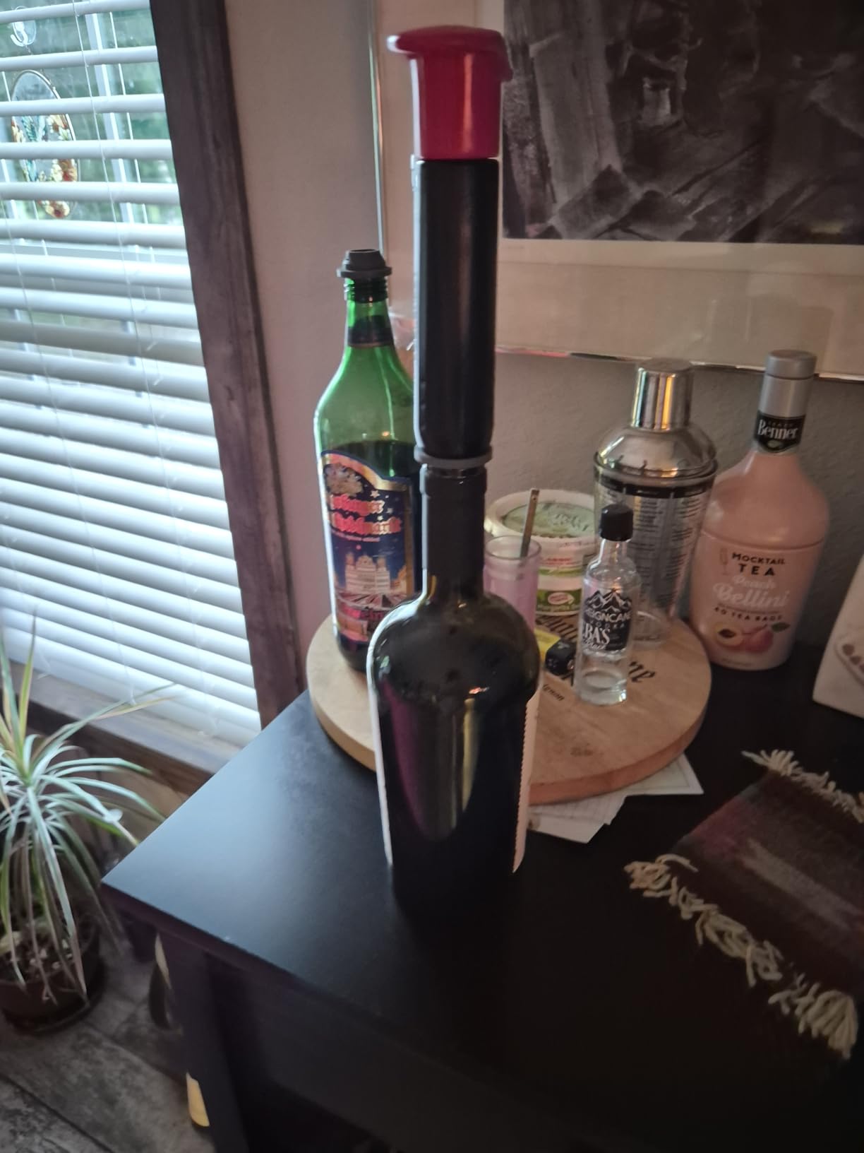 Le Creuset Wine Pump and 3 Stoppers, Black Nickel customer photo 1