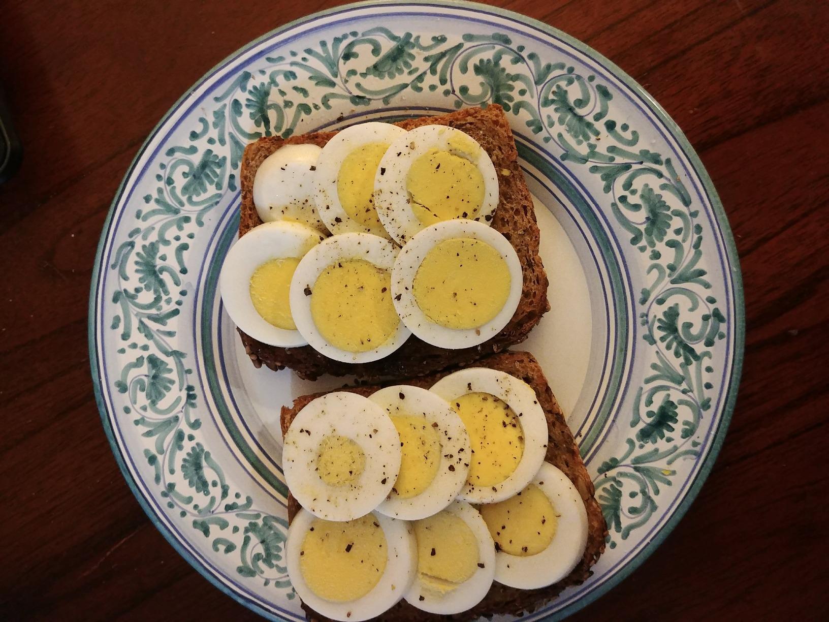 ZYLISS Egg Slicer - Non Slip, Egg Cutter and Wedger with Built in Shell Piercer customer photo 1