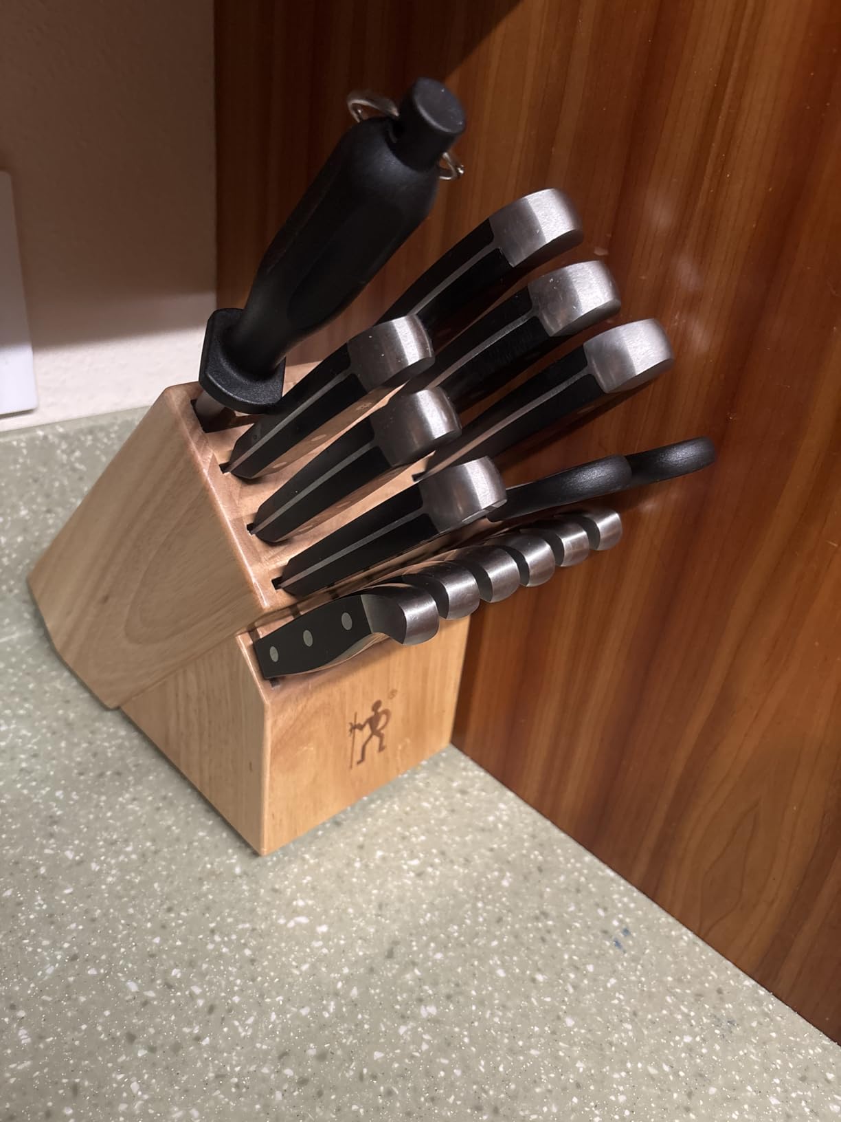 HENCKELS Statement Premium Quality 15-Piece Knife Block Set, Razor-Sharp, German Engineered, Dishwasher Safe customer photo 1