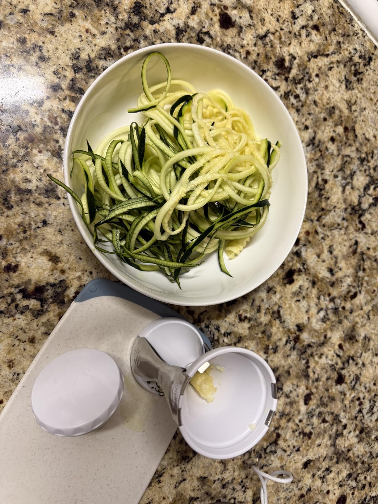 Veggetti Veggie Slicer, Dual Stainless Steel Blade Vegetable Cutter for Thick or Thin Noodle, Works with Zucchini, Squash, Cucumbers, Carrots, and more customer photo 2
