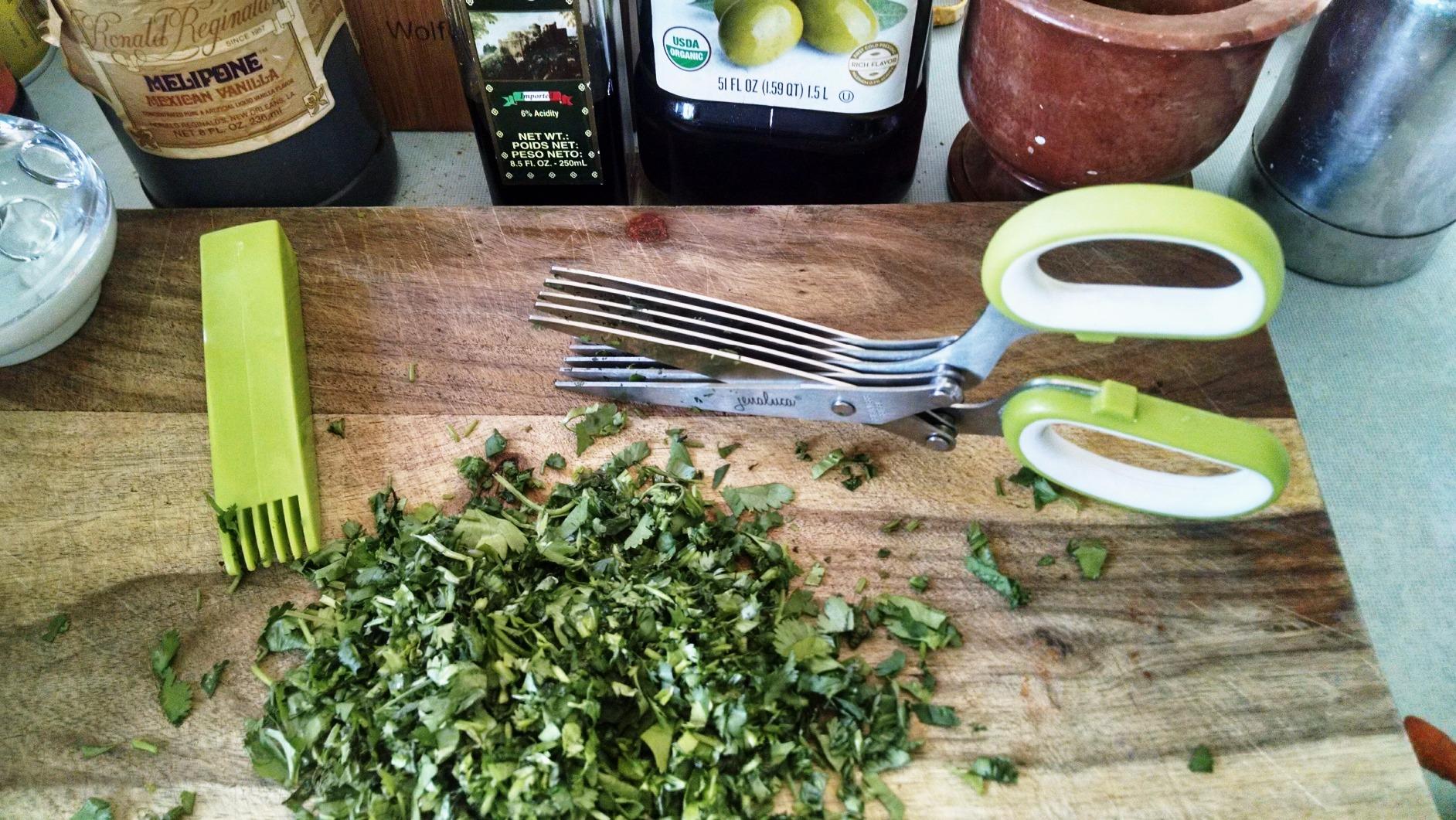 Jenaluca 5-Blade Herb Scissors, Stainless Steel Kitchen Shears with Cleaning Comb & Safety Cover customer photo 2