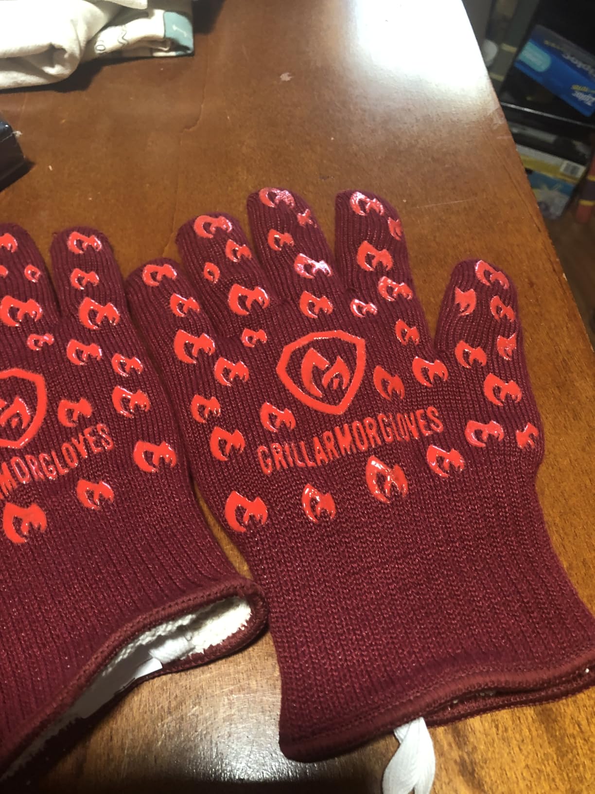 Oven Gloves with Fingers - 932°F Extreme Heat Proof and Cut Resistant Mitts for Kitchen, BBQ, Grill, Baking, Fire Pit - EN407 Certified with Non-Slip Silicone Grip and Cotton Lined for Comfort customer photo 2