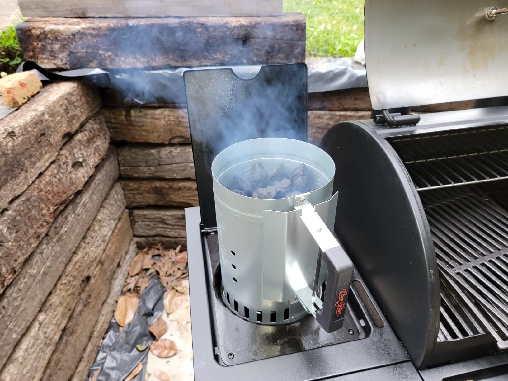 Char-Griller Charcoal Grill Chimney Starter with Quick Release Trigger for Quickly Lighting BBQ Coals, Compatible with Any BBQ Charcoal Grill, 12-Inch customer photo 1