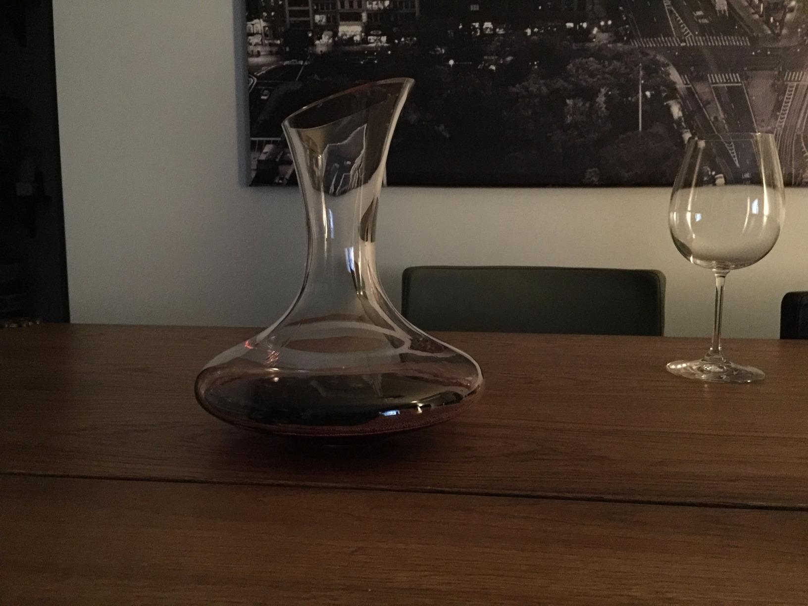 Large Elegant Red Wine Decanter with Aerator Pourer, 1600ml - Hand Blown Lead-Free Crystal Glass Carafe for Cabernet, Merlot, Home Bar Accessory, Gifts for Men Dad customer photo 2