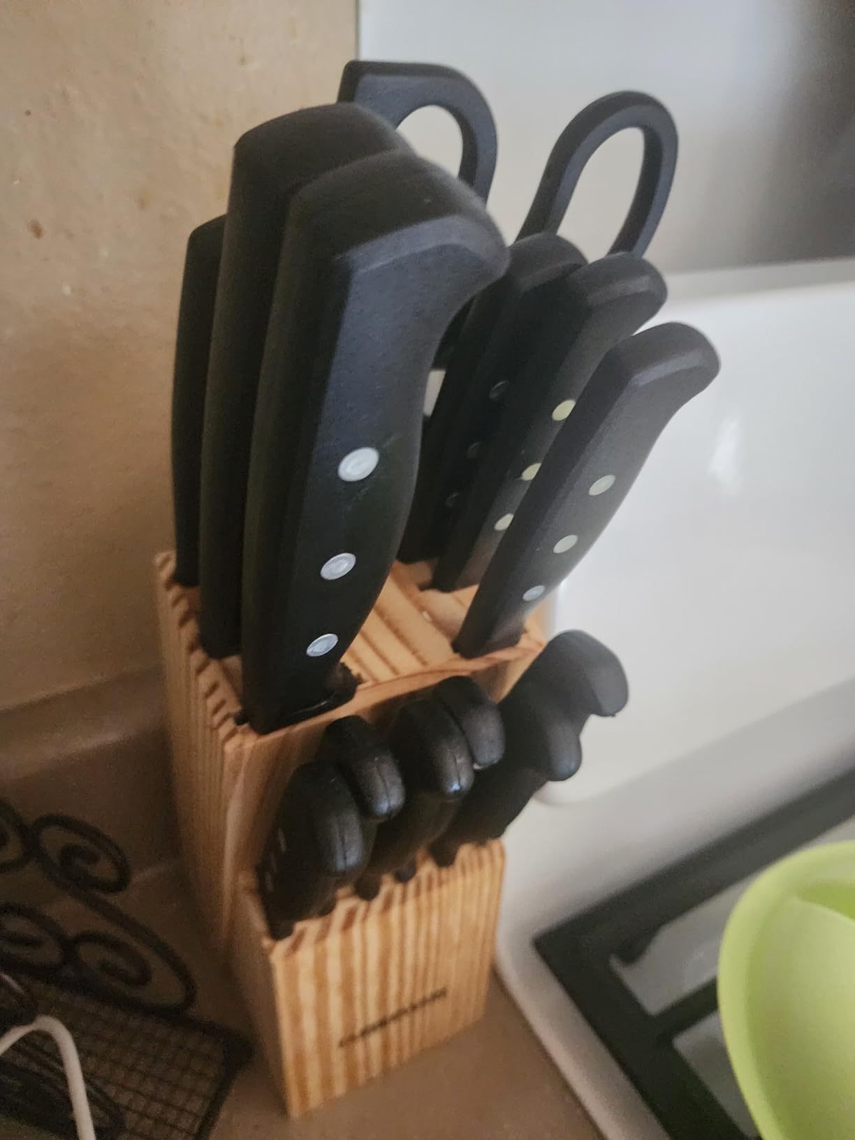 Farberware Knife Block Set 22-Piece Kitchen Knife Set with High-Carbon Stainless Steel Blades, Non-Slip Handles, Storage Block customer photo 1