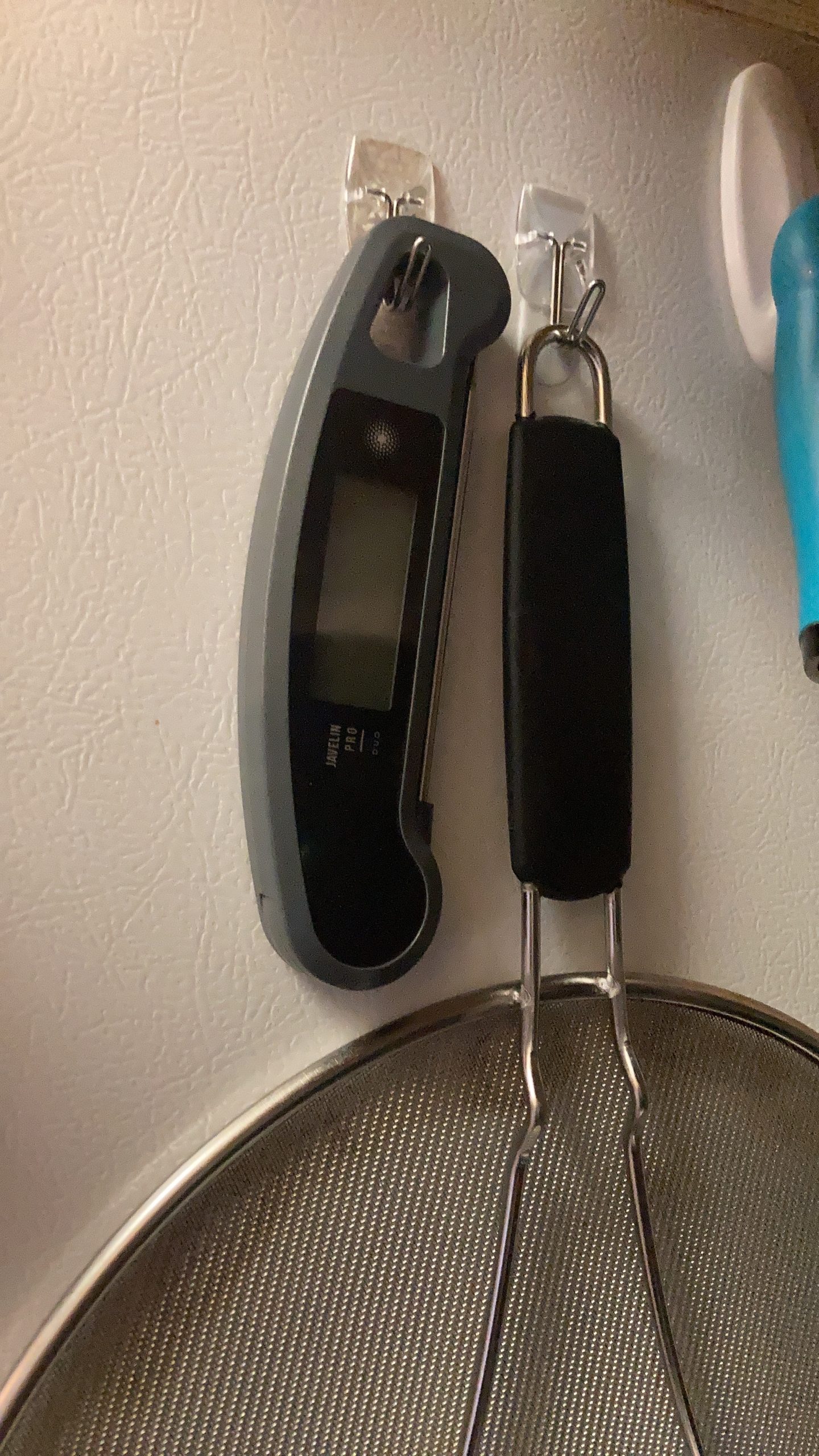 Lavatools Javelin PRO Classic Ultra-Fast 2-Second Professional Digital Instant Read Meat Thermometer for Grill and Cooking, Auto-Rotating Backlit Display, IP65 Water Resistant, NSF Certified - Sambal customer photo 2