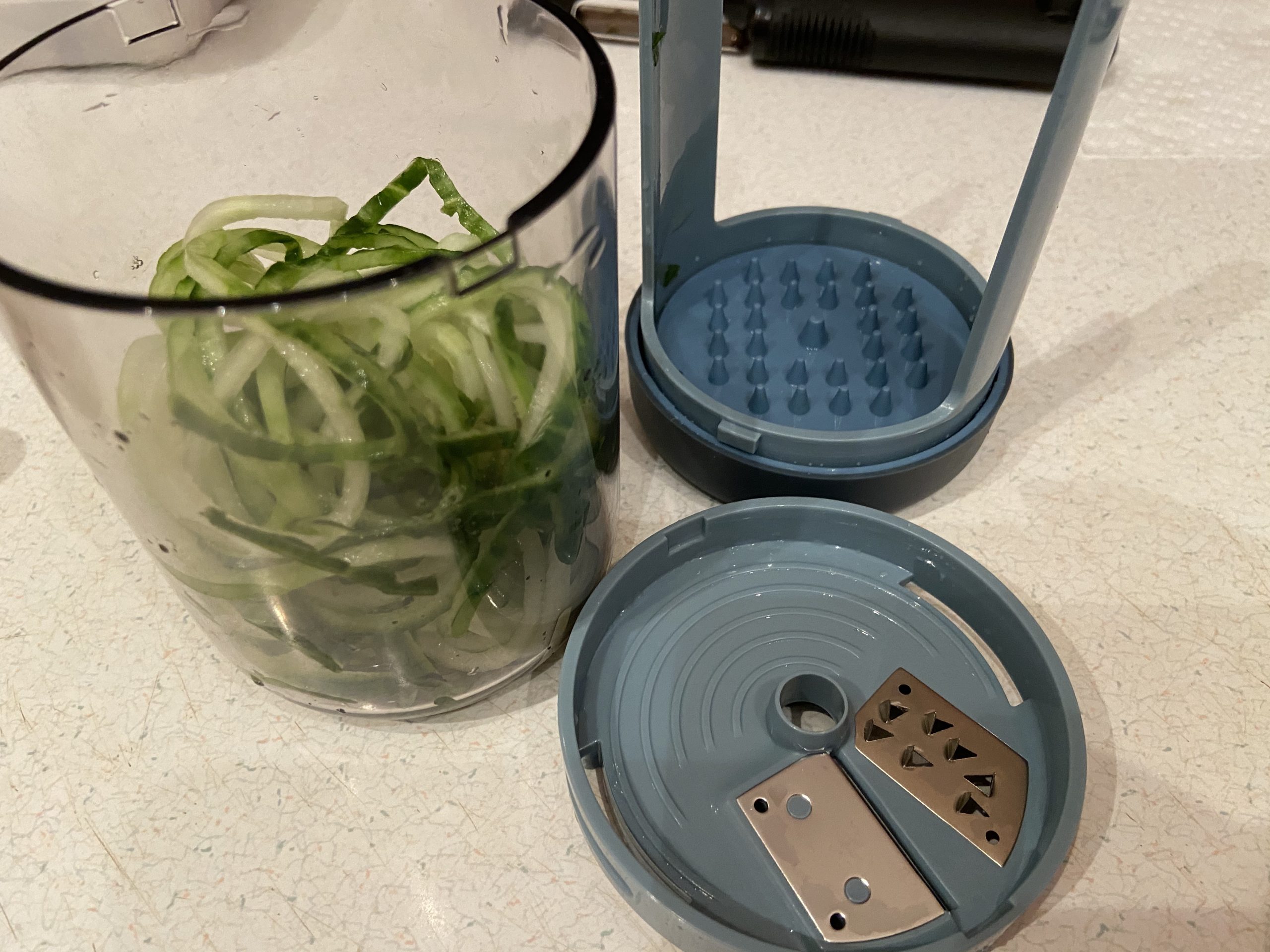 Joseph Joseph Spiro Hand Held Vegetable Slicer Spiralizer, Spaghetti Zoodle Zucchini Noodle Food Maker, Dishwasher safe - Green customer photo 1