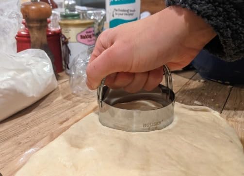 HULISEN Stainless Steel Biscuit Cutter Set, Pastry Scraper and Dough Blender, Sturdy & Long-Lasting with Ergonomic Rubber Grip, Professional Baking Dough Tools, Gift Package (3 Pcs/Set) customer photo 1
