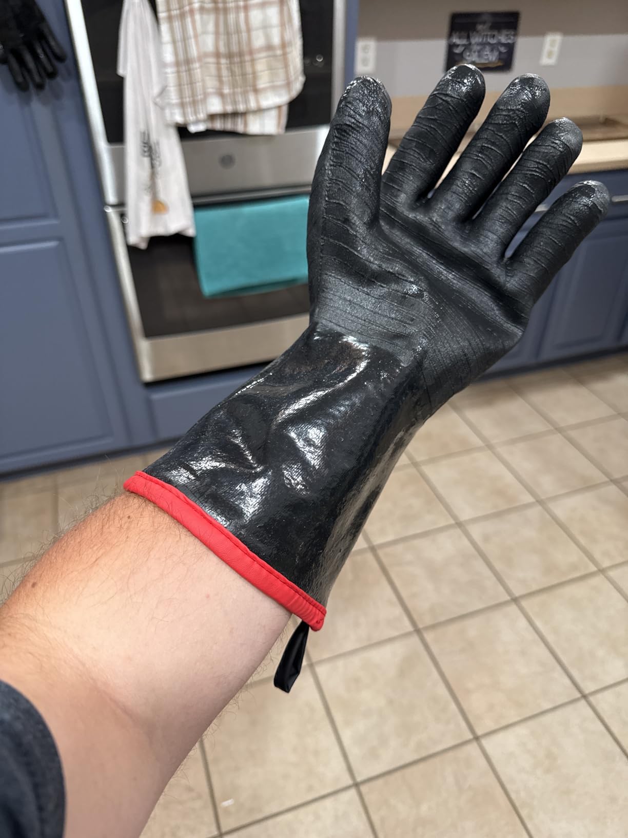 RAPICCA 932°F Heat Resistant BBQ Grill Gloves: Oil Resistant Waterproof for Smoking Grilling Cooking Barbecue Deep Frying Turkey Rotisserie Handling Hot Greasy Meat | Great Stocking Stuffers for Men customer photo 1