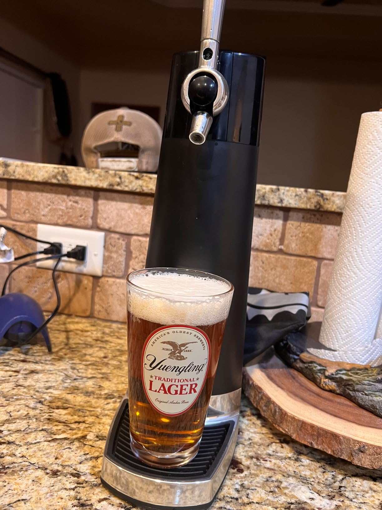 FIZZICS DraftPour Beer Dispenser - Converts Any Can or Bottle Into a Nitro-Style Draft customer photo 1