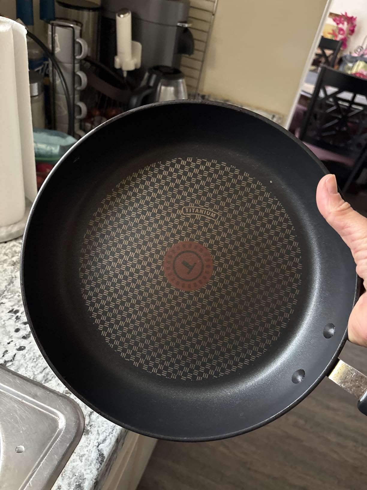 T-fal Ultimate Hard Anodized Nonstick Fry Pan Set 2 Piece, 10, 12 Inch, Oven Broiler Safe 400F, Dishwasher Safe, Grey customer photo 2