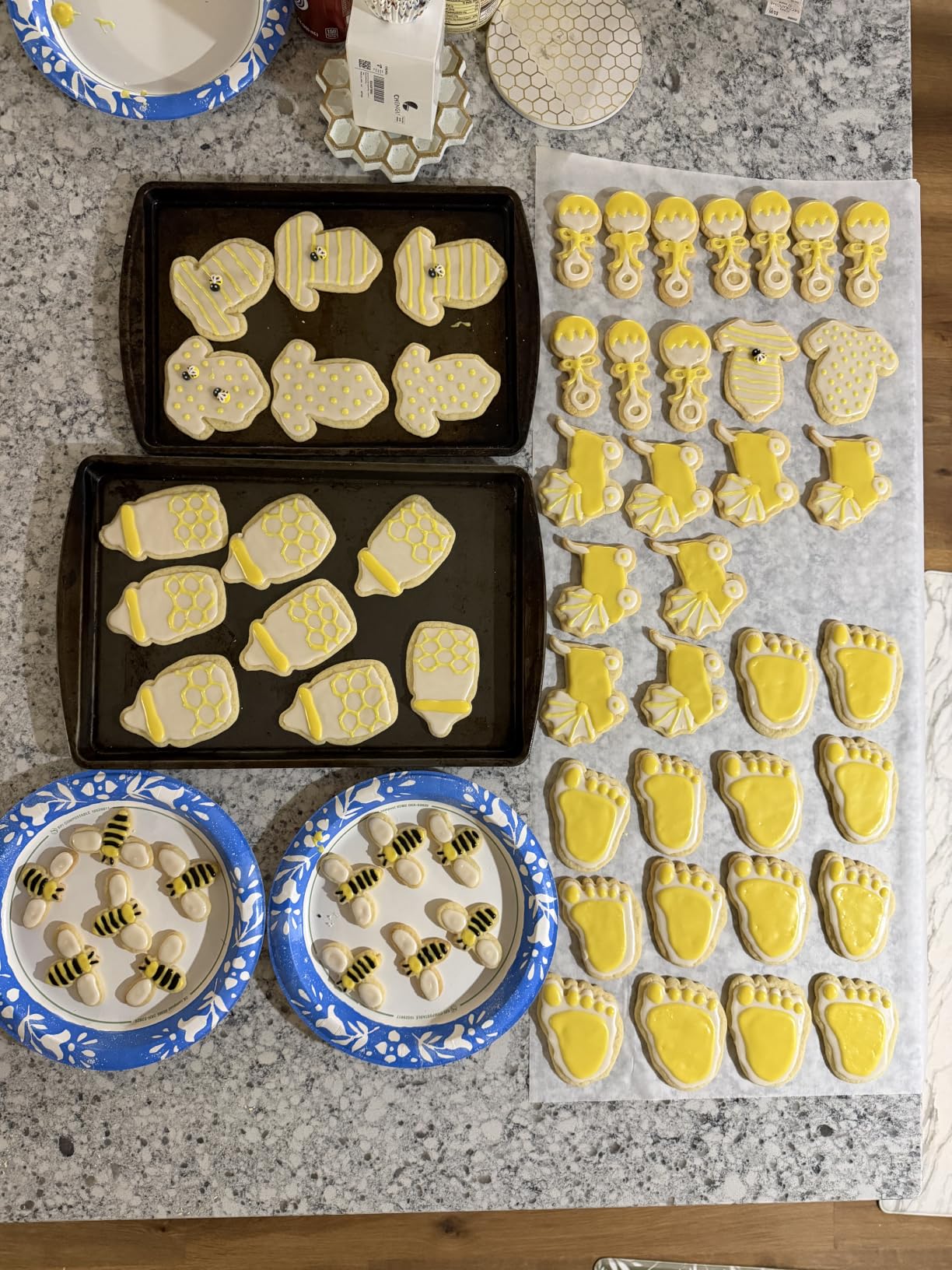 RFAQK 74 PCs Icing Piping Bags and Tips Set, Cake Decorating Kit with 48-Numbered Piping Tips, Anti Burst Pastry Bags for Cookie Cupcake Cake Decoration, Cake Decorating Tips Set with Booklet & E-book customer photo 2