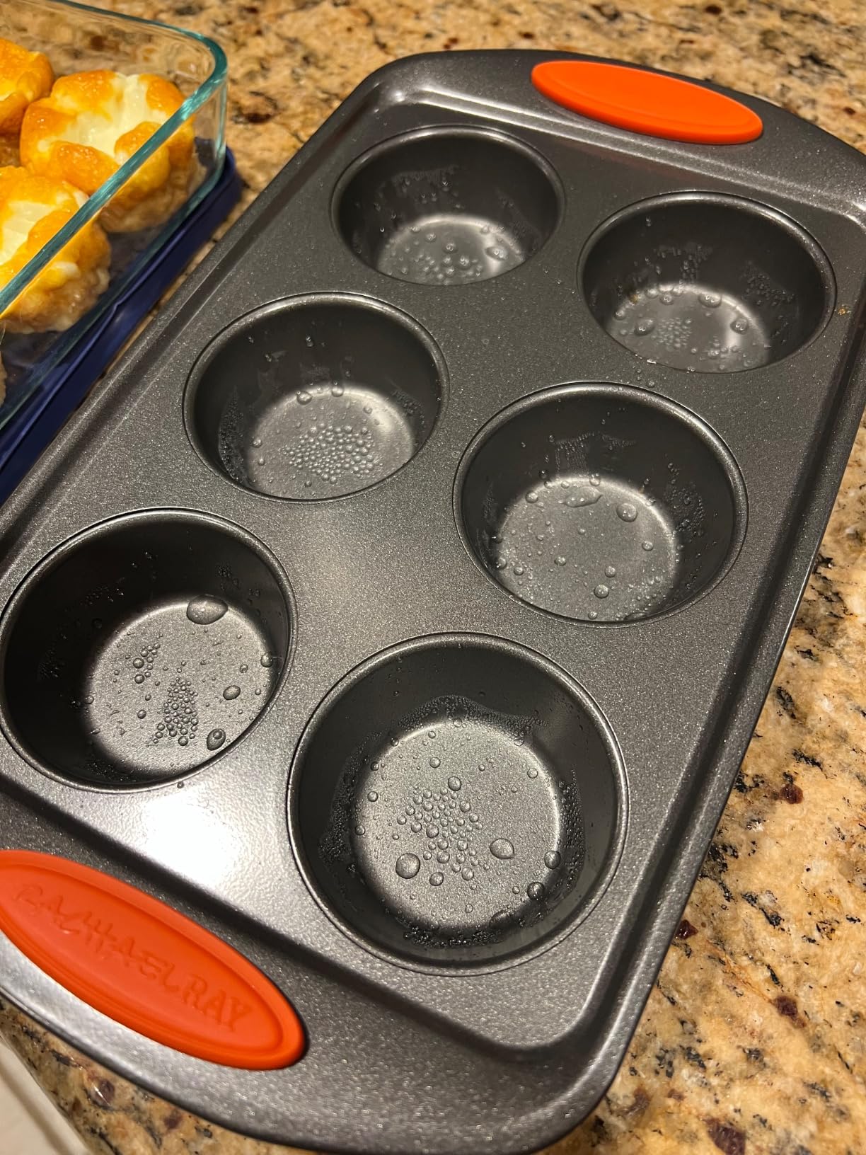 Rachael Ray Yum-o! Nonstick Bakeware 12-Cup Muffin & Cupcake Tin With Grips customer photo 1