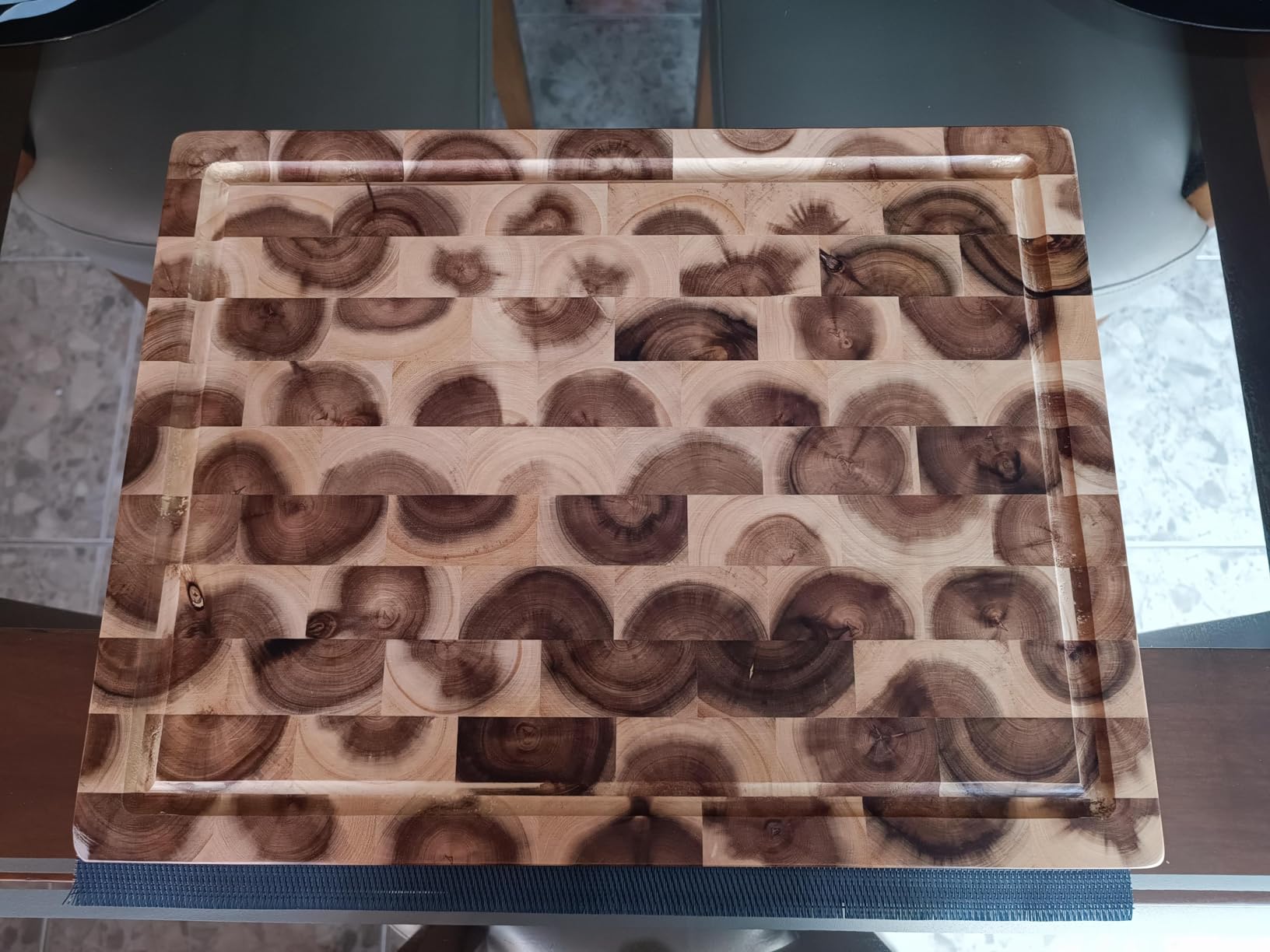 Acacia End Grain Cutting Board (17x13x1.5in), Butcher Block - Reversible Multipurpose Chopping Board with Juice Groove, Cracker Holder & Inner Handles customer photo 2