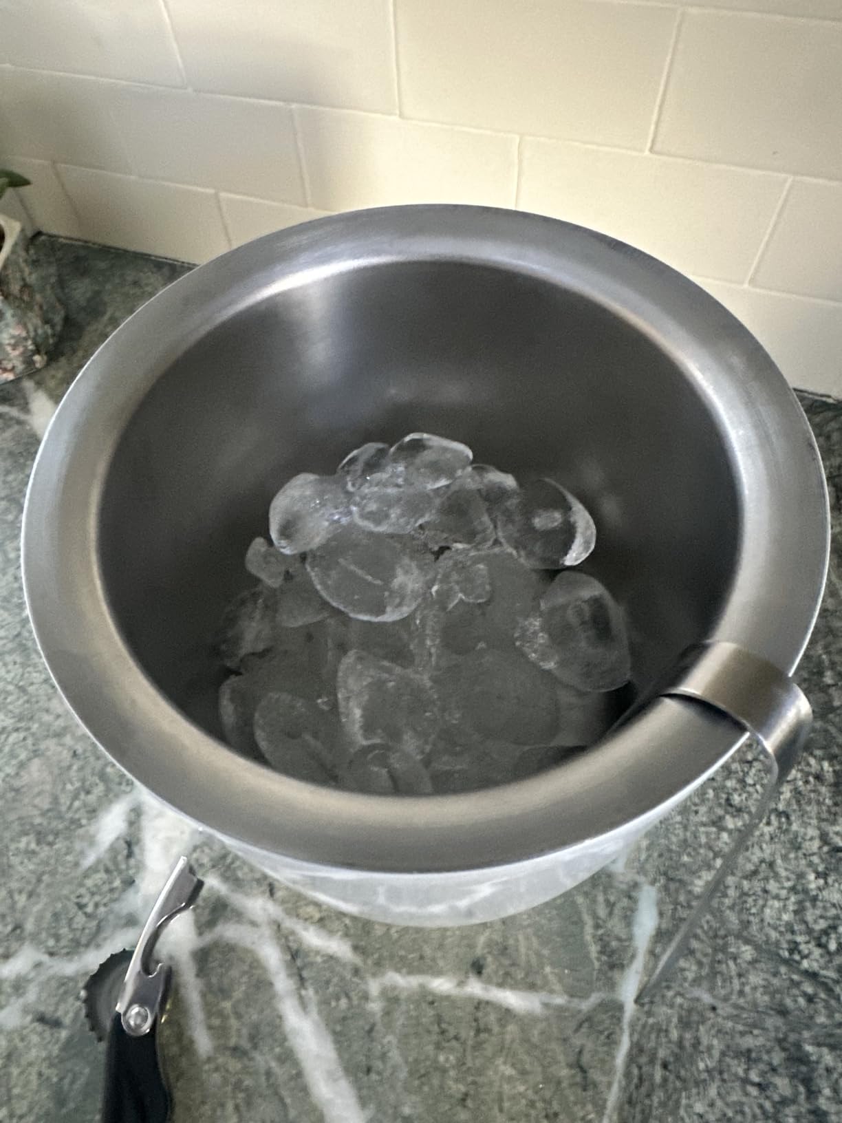 S'well Stainless Steel Ice Bucket with Tongs, 68oz Capacity, Teakwood Pattern Finish, Triple-Layer Vacuum Insulated to Keep Ice Colder Longer, BPA-Free Barware customer photo 1