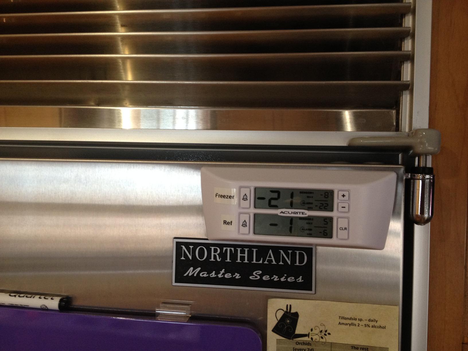 AcuRite Digital Wireless Fridge and Freezer Thermometer with Alarm, Max/Min Temperature for Home and Restaurants (00515M) customer photo 2