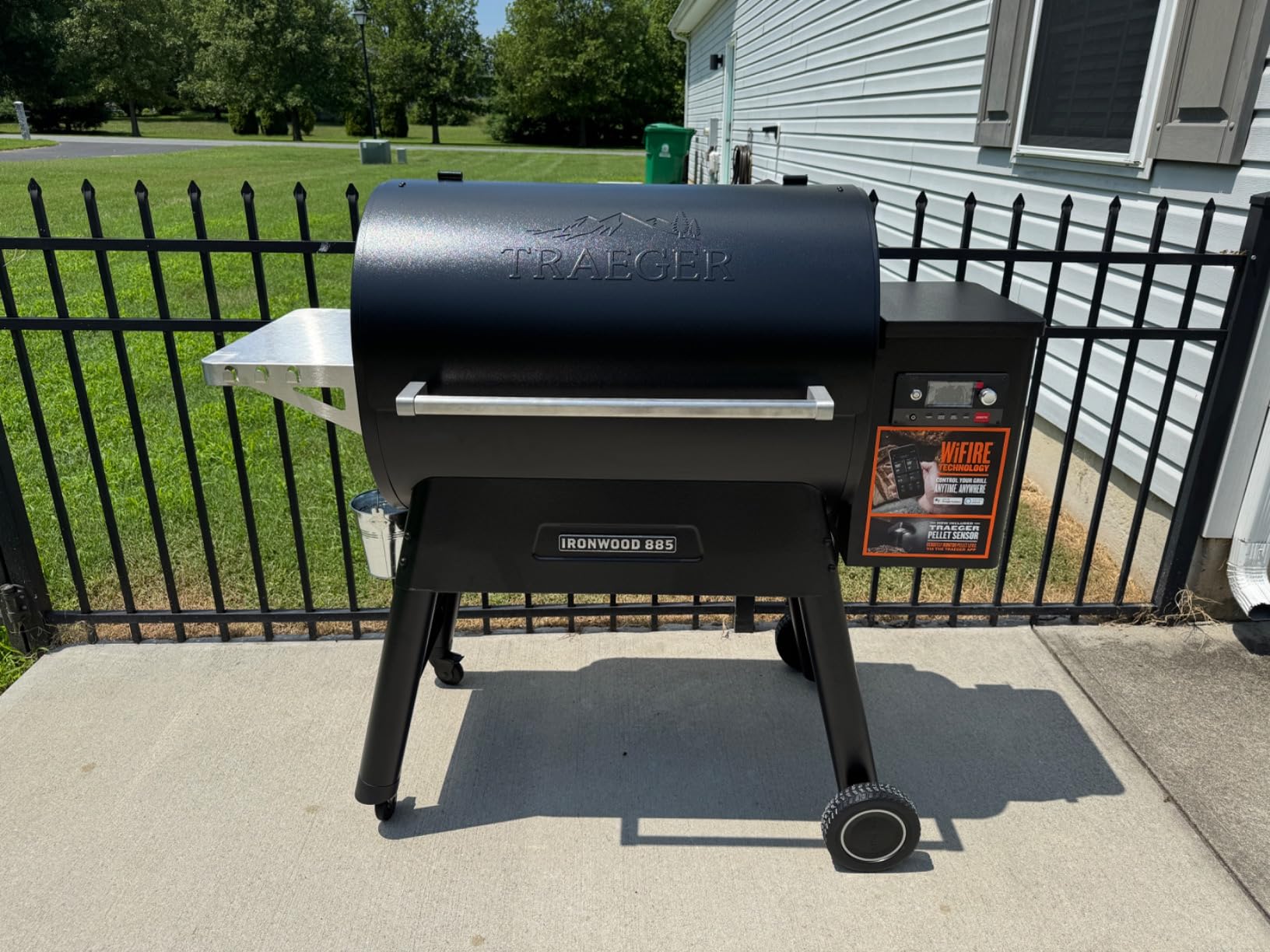 Traeger Grills Ironwood 885 Wood Pellet Grill and Smoker, WiFi Pellet Smoker Grill with Super Smoke Mode, D2 Controller, Large 885 sq. in. Cooking Area, Outdoor BBQ Electric Pellet Smoker, TFB89BLFC customer photo 2