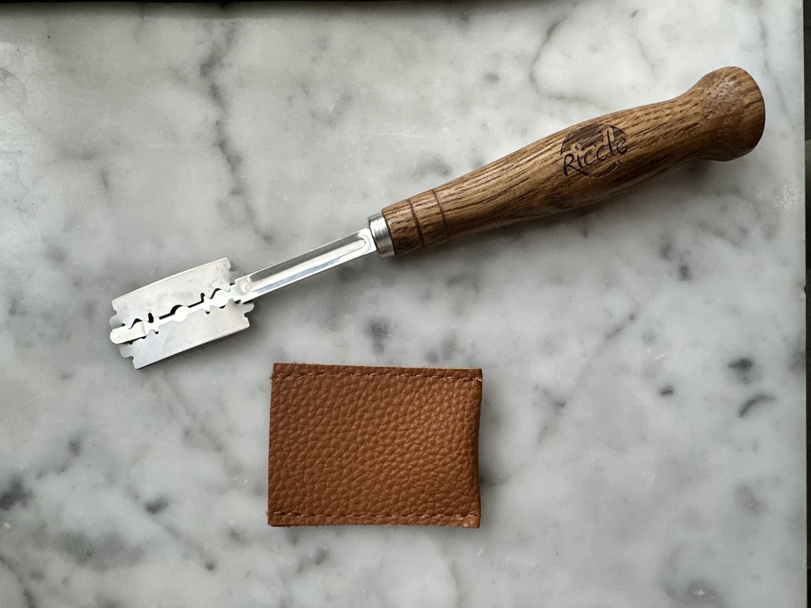 RICCLE UFO Bread Lame Slashing Tool, Dough Scoring Knife with 15 Razor Blades and Storage Cover customer photo 2