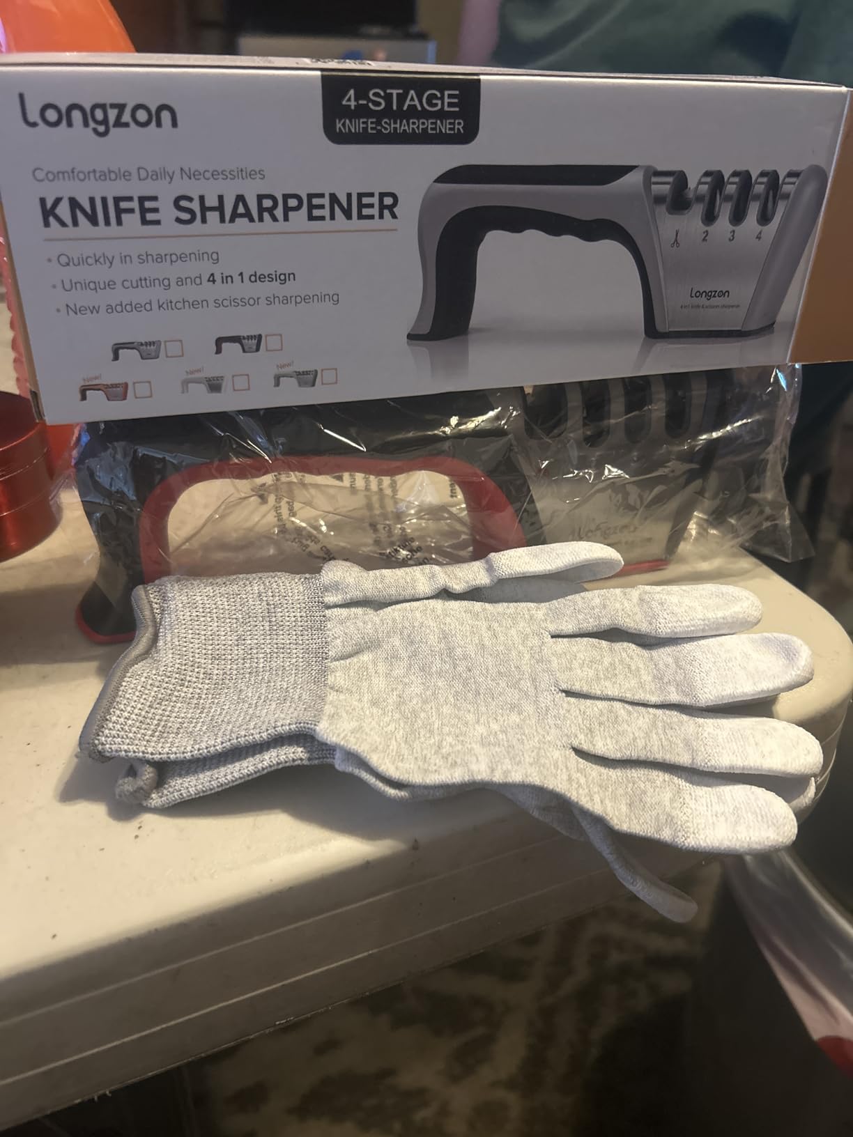 Longzon 5-in-1 Knife Sharpener 4 Stage with Cut-Resistant Glove, Quickly Sharpens & Restores Dull Blades, Easy & Safe for Home Kitchen Use, Fits Most Knives and Scissors, Black+Silver customer photo 1